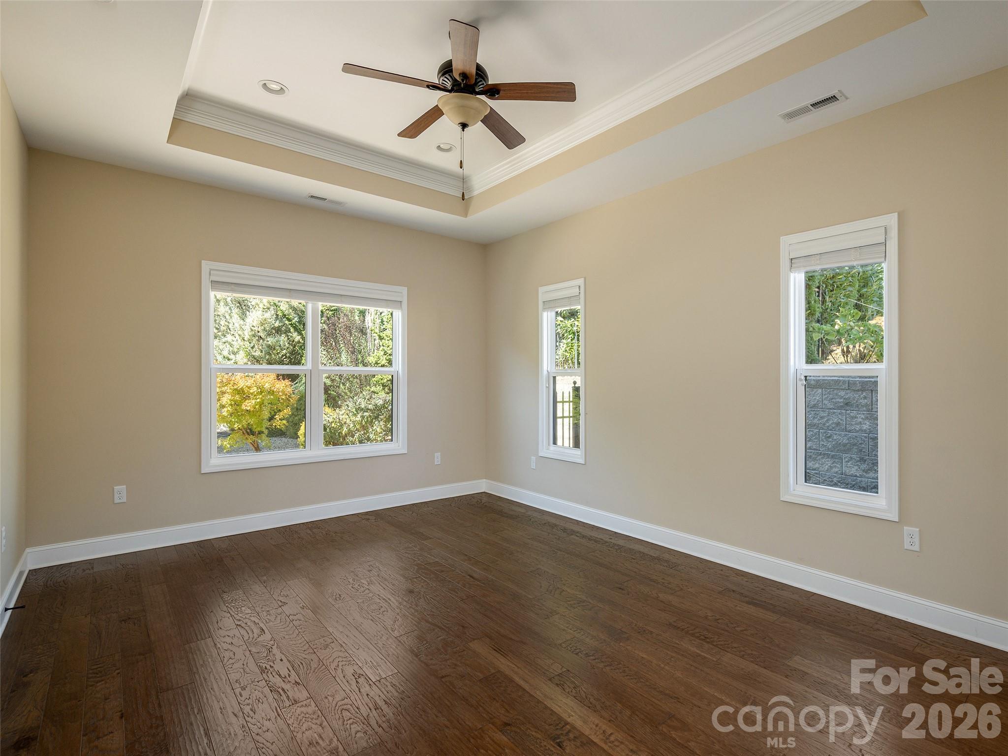 Single Family Residence at 5 Pacifico Drive, Asheville, photo 15 of 34
