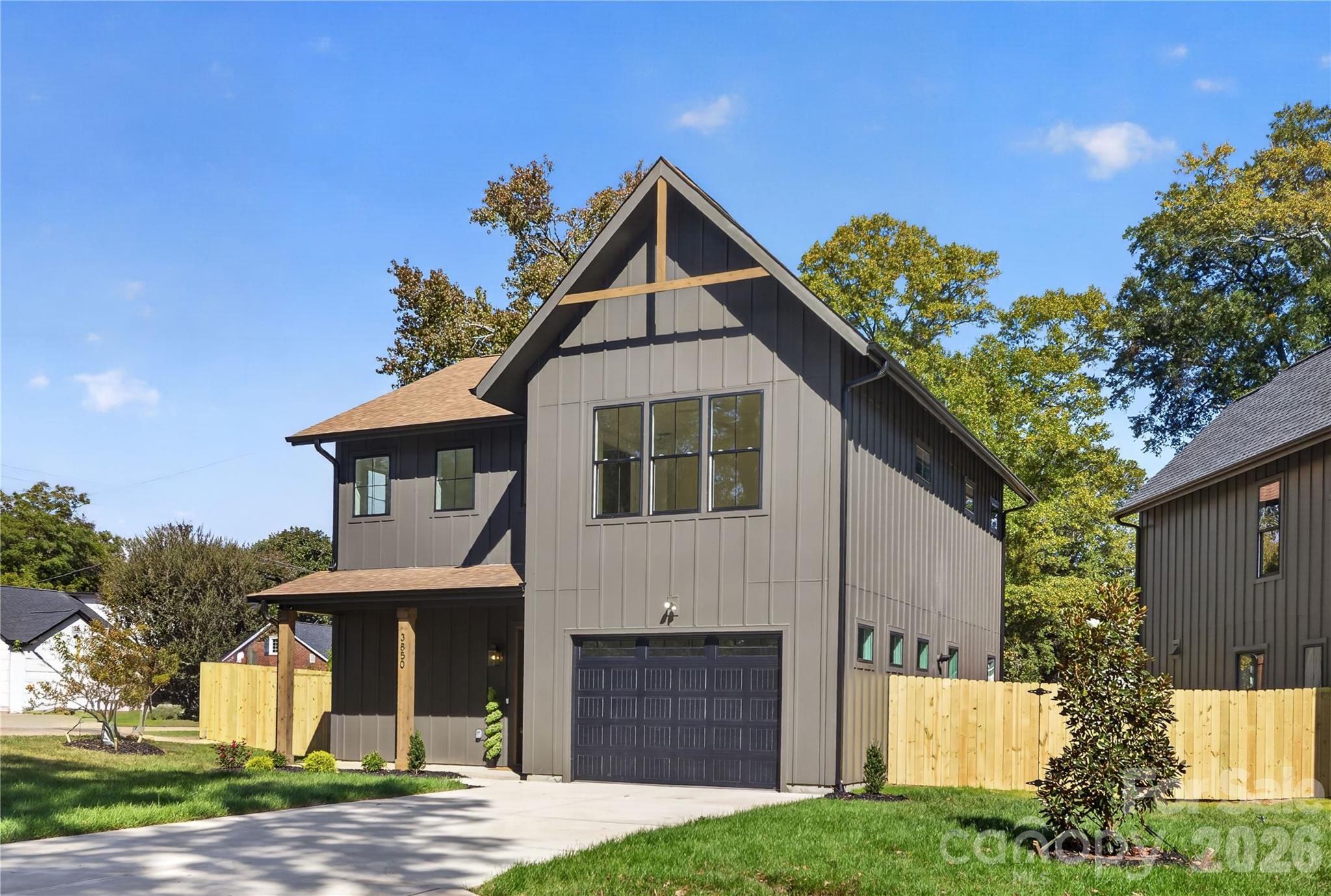 Single Family Residence at 3850 Avalon Avenue, Charlotte, photo 3 of 39