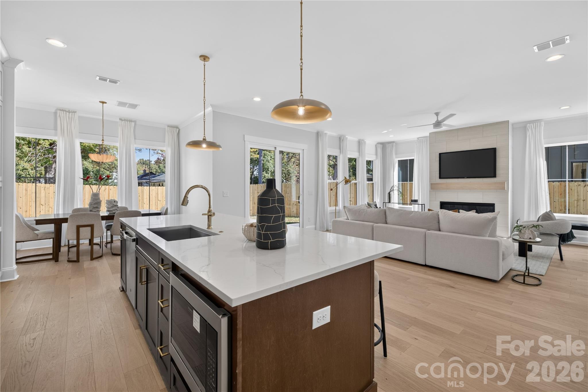 Single Family Residence at 3850 Avalon Avenue, Charlotte, photo 12 of 39