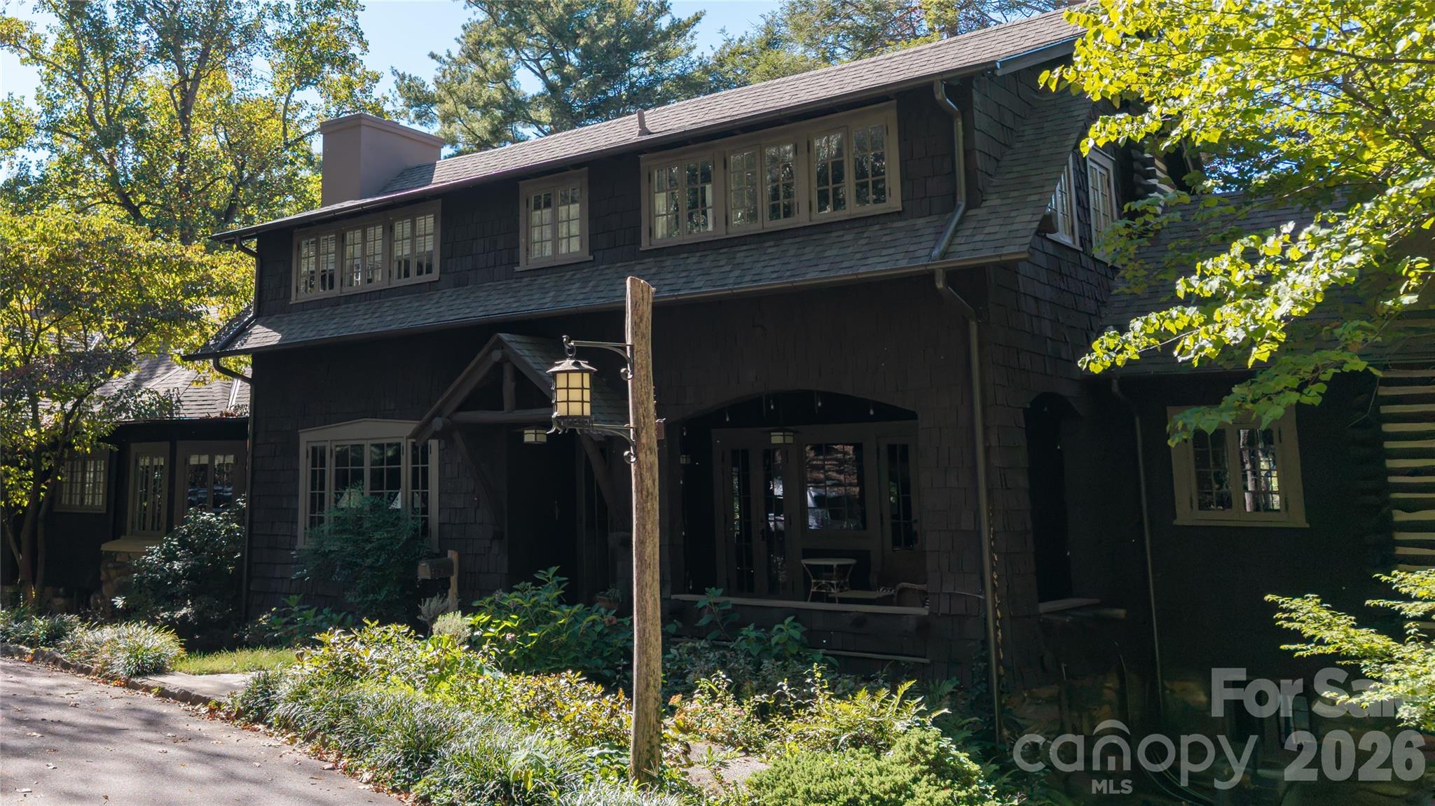 Single Family Residence at 40 Canterbury Road N, Asheville, photo 3 of 38