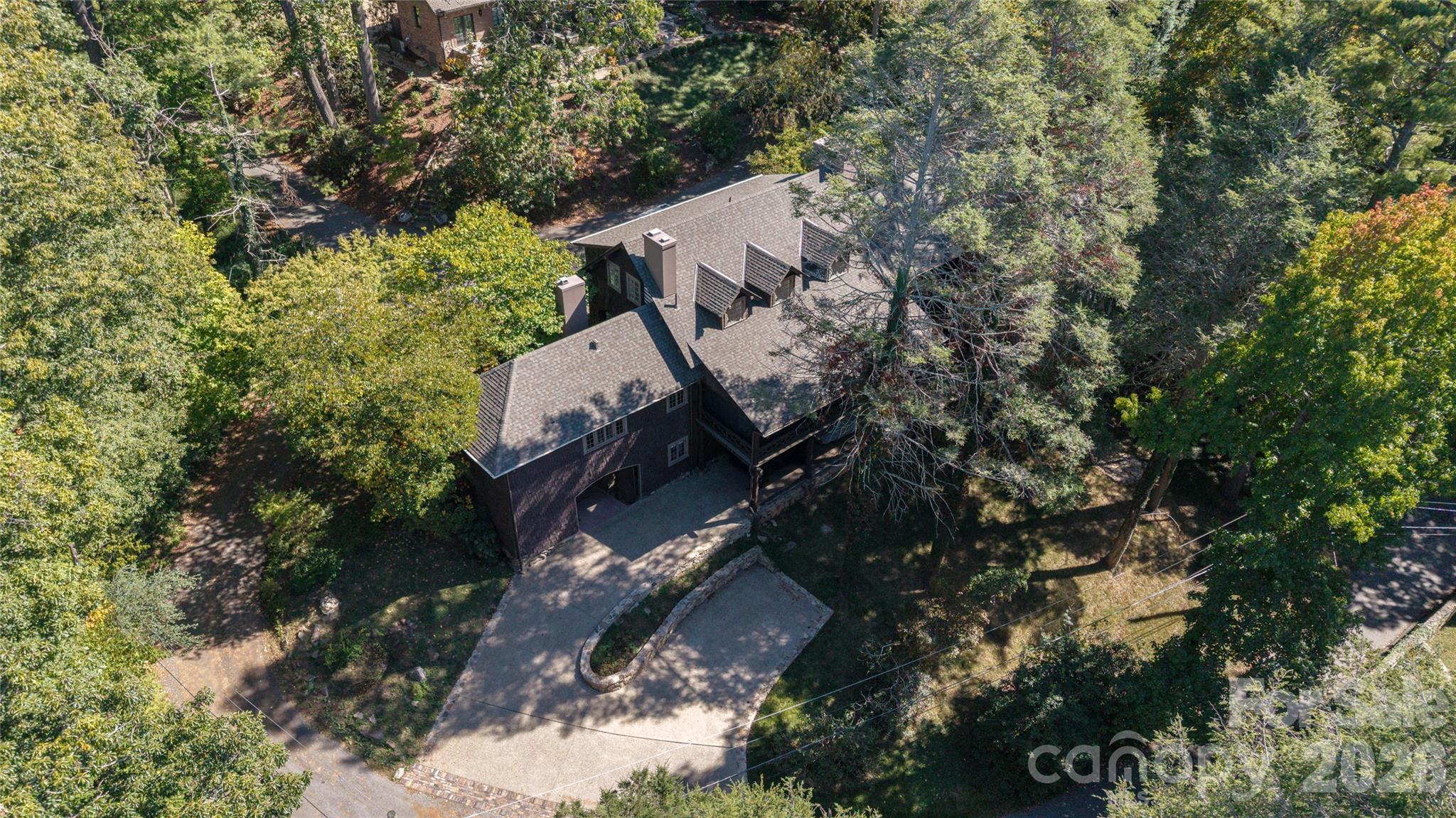 Single Family Residence at 40 Canterbury Road N, Asheville, photo 13 of 38