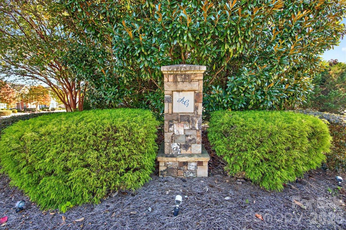 Subdivision entrance - 7053 Broughton Lane, Indian Land