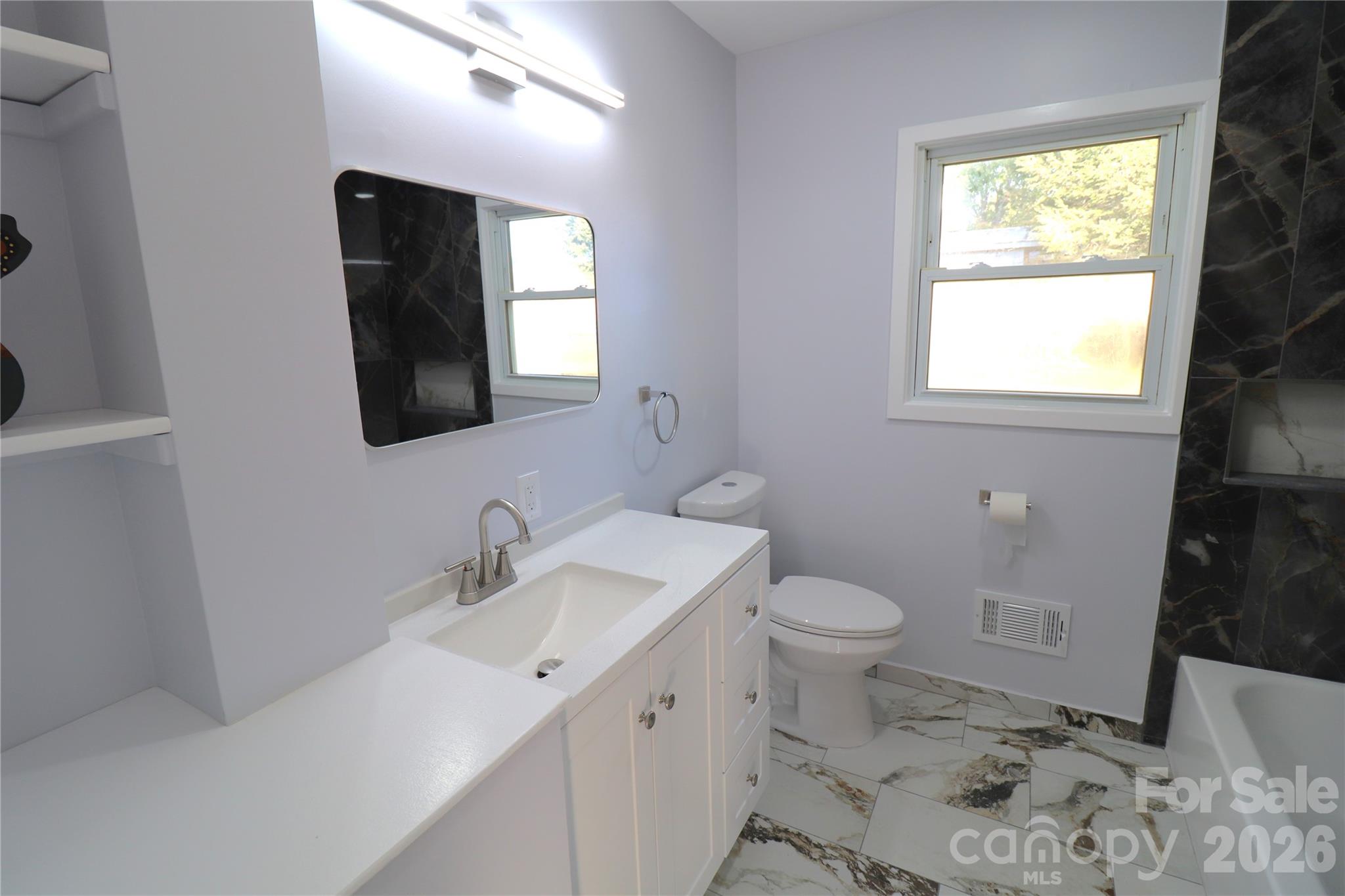 Full Bath - 2310 Woodleaf Drive, Gastonia