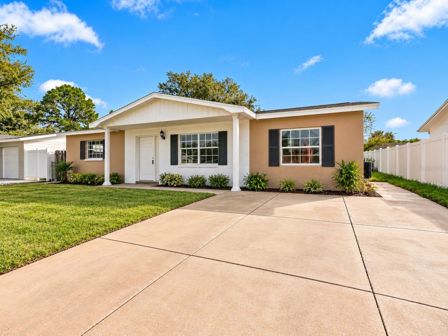 Single Family Residence at 9236 WHITMAN LN, PORT RICHEY, photo 2 of 21