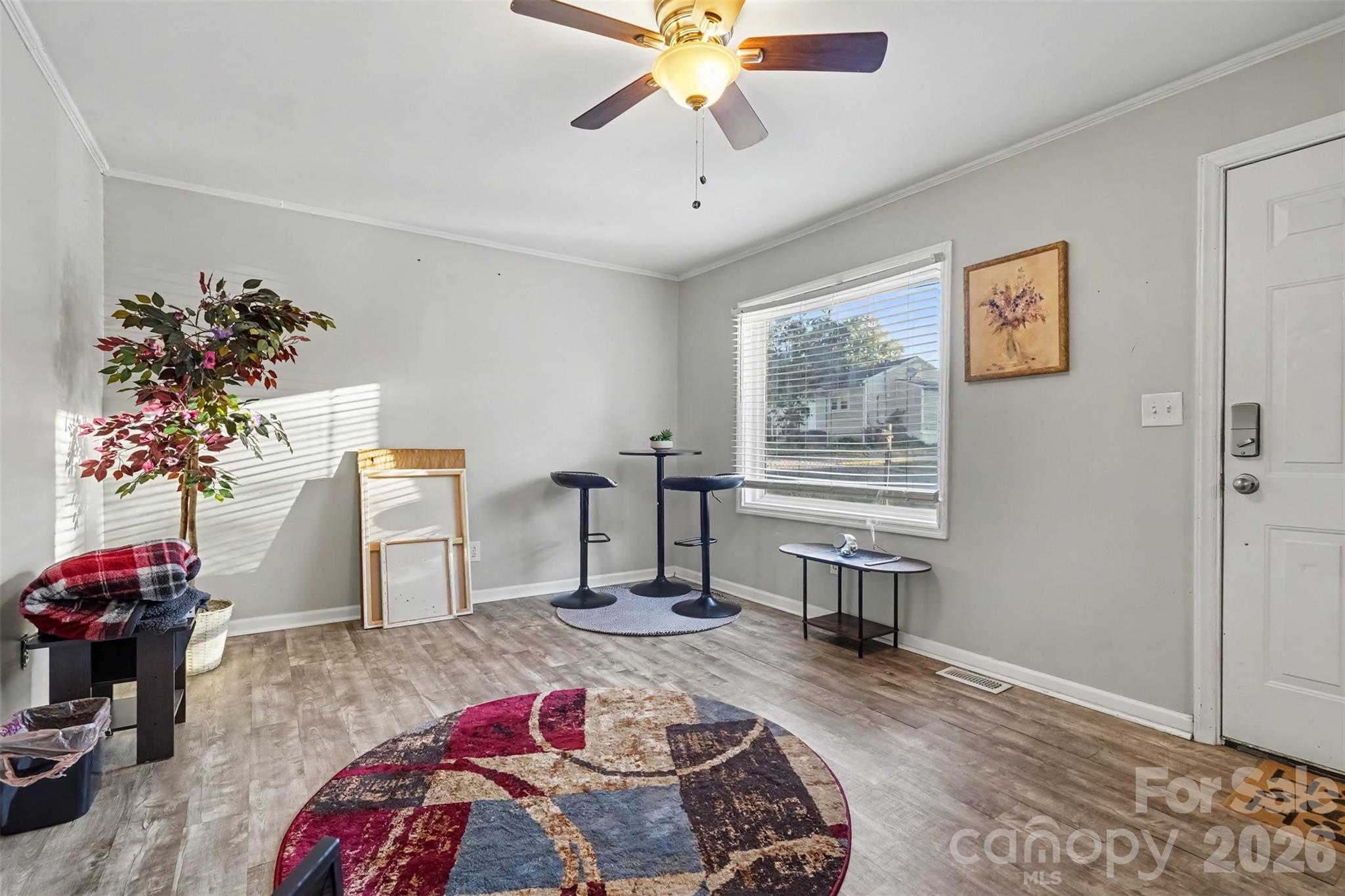 Single Family Residence at 435 Rhyne Street, Dallas, photo 5 of 21