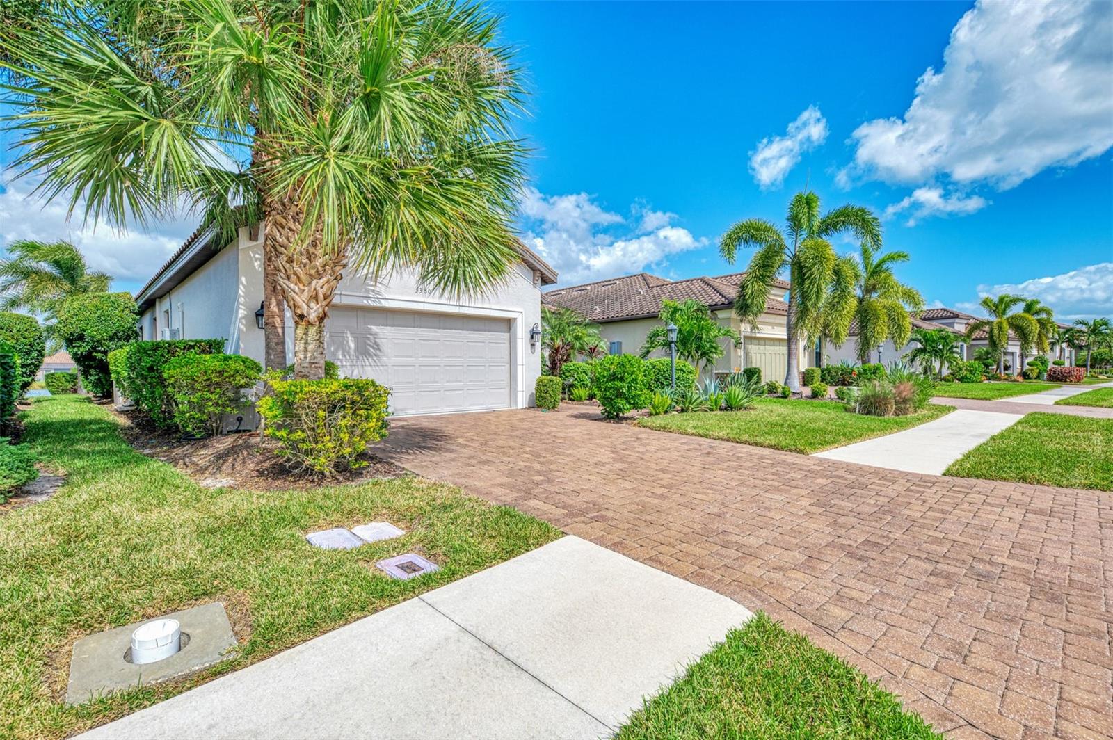 Single Family Residence at 5380 MANCHINI ST, SARASOTA, photo 5 of 100