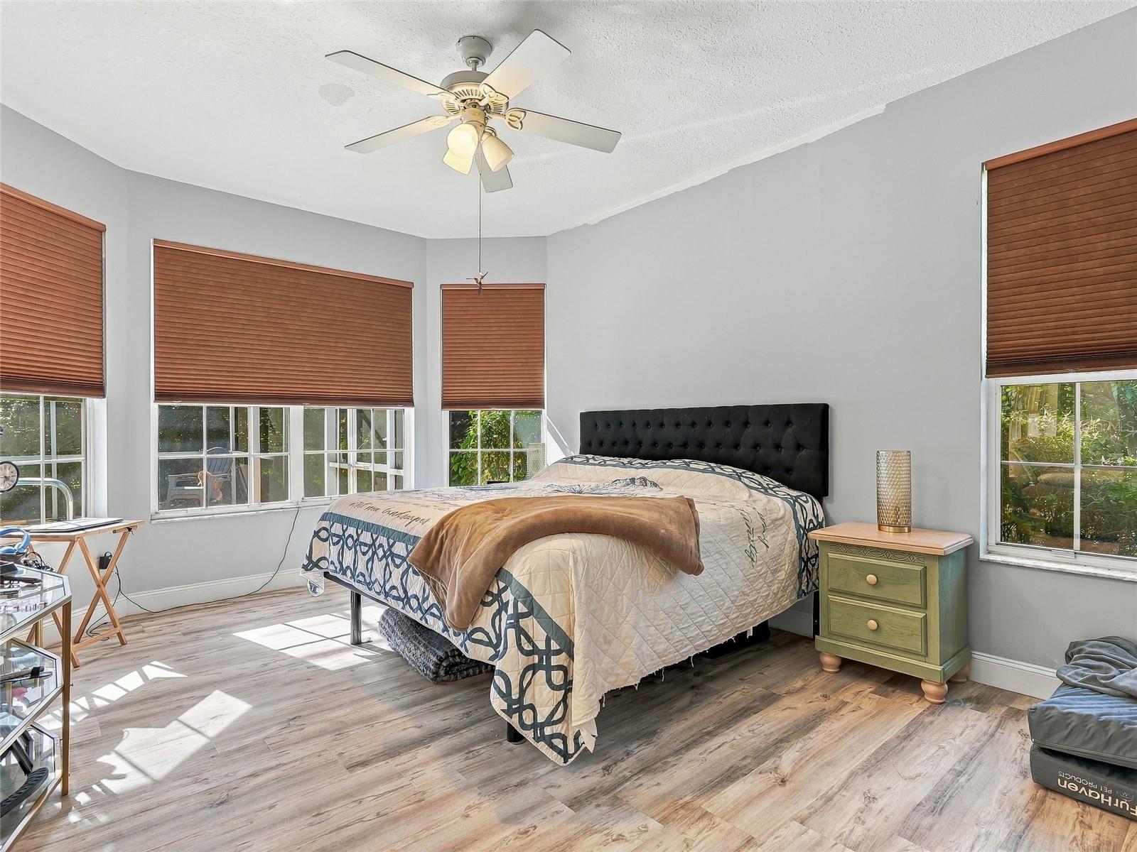 Master Bedroom with View to Pool - 19480 SW 94TH ST, DUNNELLON