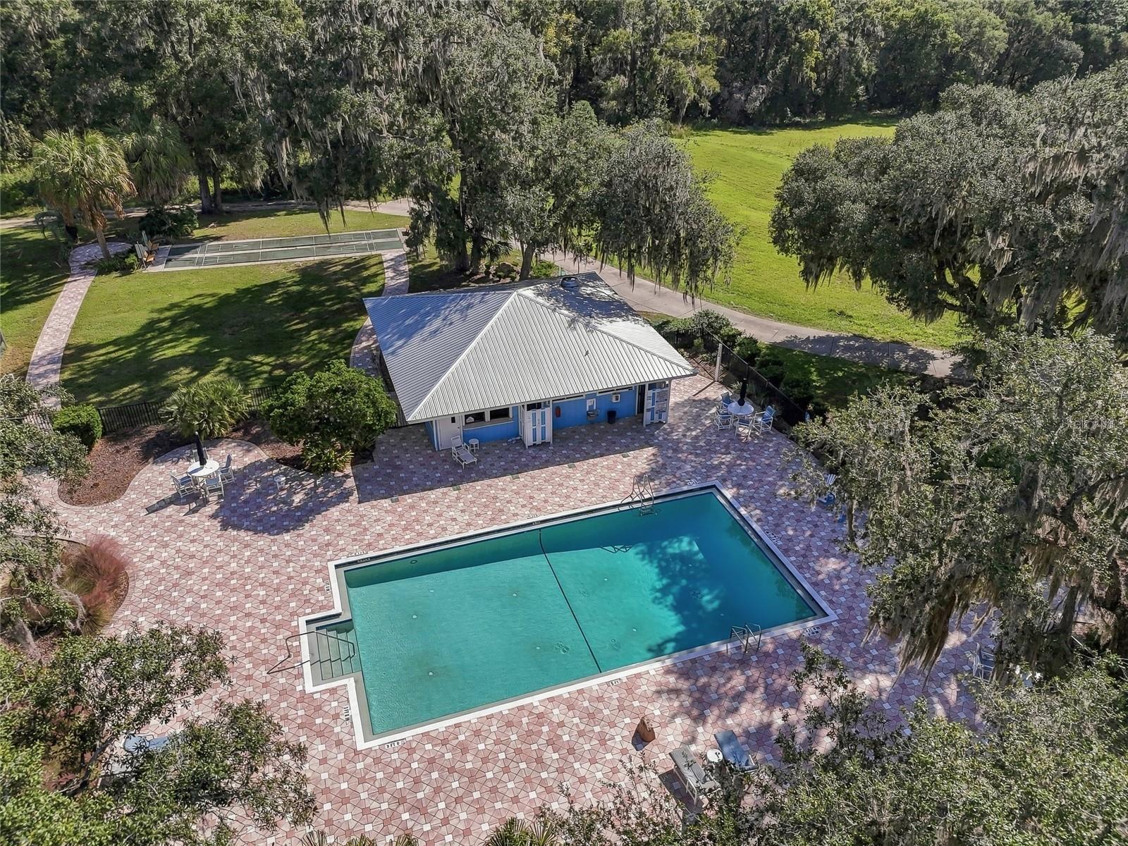 Community POOL - 19480 SW 94TH ST, DUNNELLON