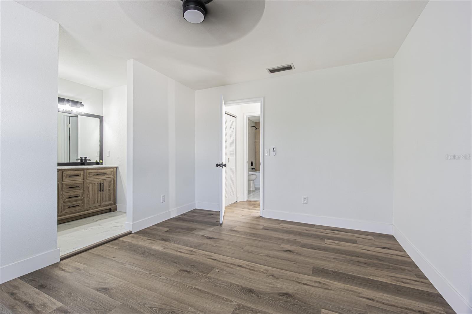 Single Family Residence at 10305 BRAMBLEWOOD PL, TAMPA, photo 10 of 21