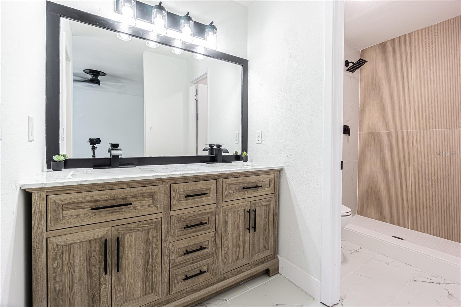 Single Family Residence at 10305 BRAMBLEWOOD PL, TAMPA, photo 12 of 21