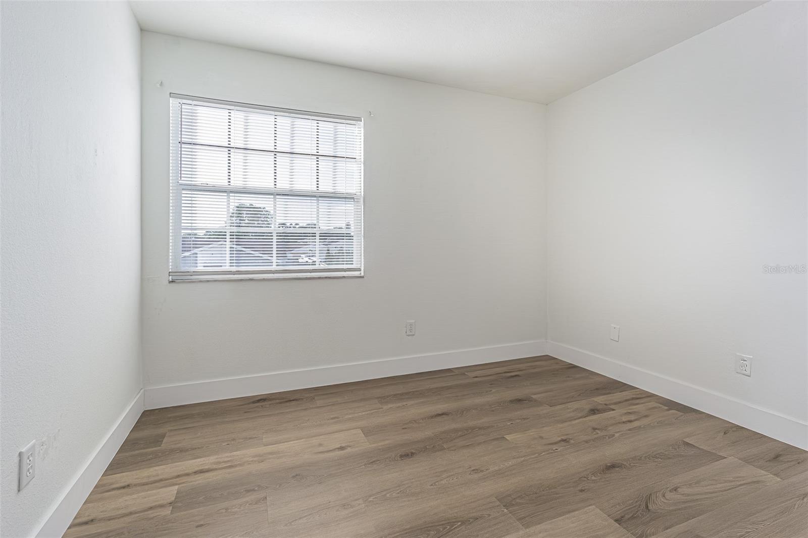 Single Family Residence at 10305 BRAMBLEWOOD PL, TAMPA, photo 13 of 21