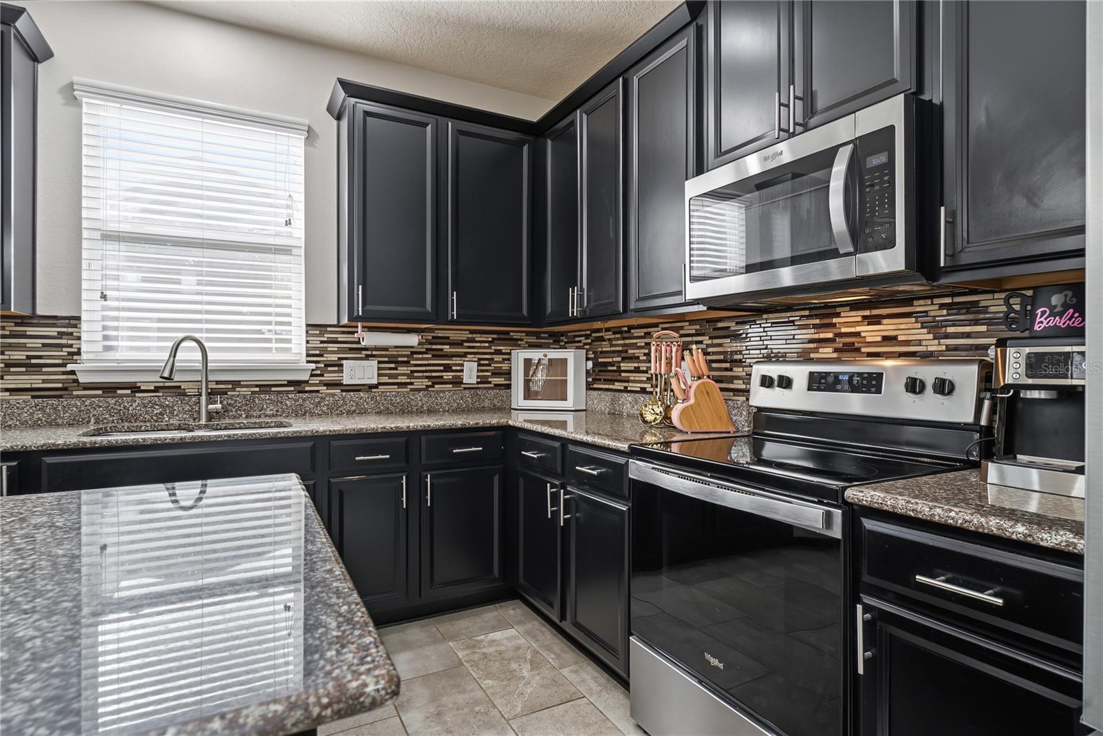 Single Family Residence at 7874 CORKFIELD AVE, ORLANDO, photo 11 of 39