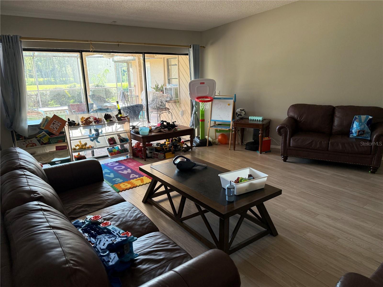Single Family Residence at 16307 E COURSE DR, TAMPA, photo 2 of 17