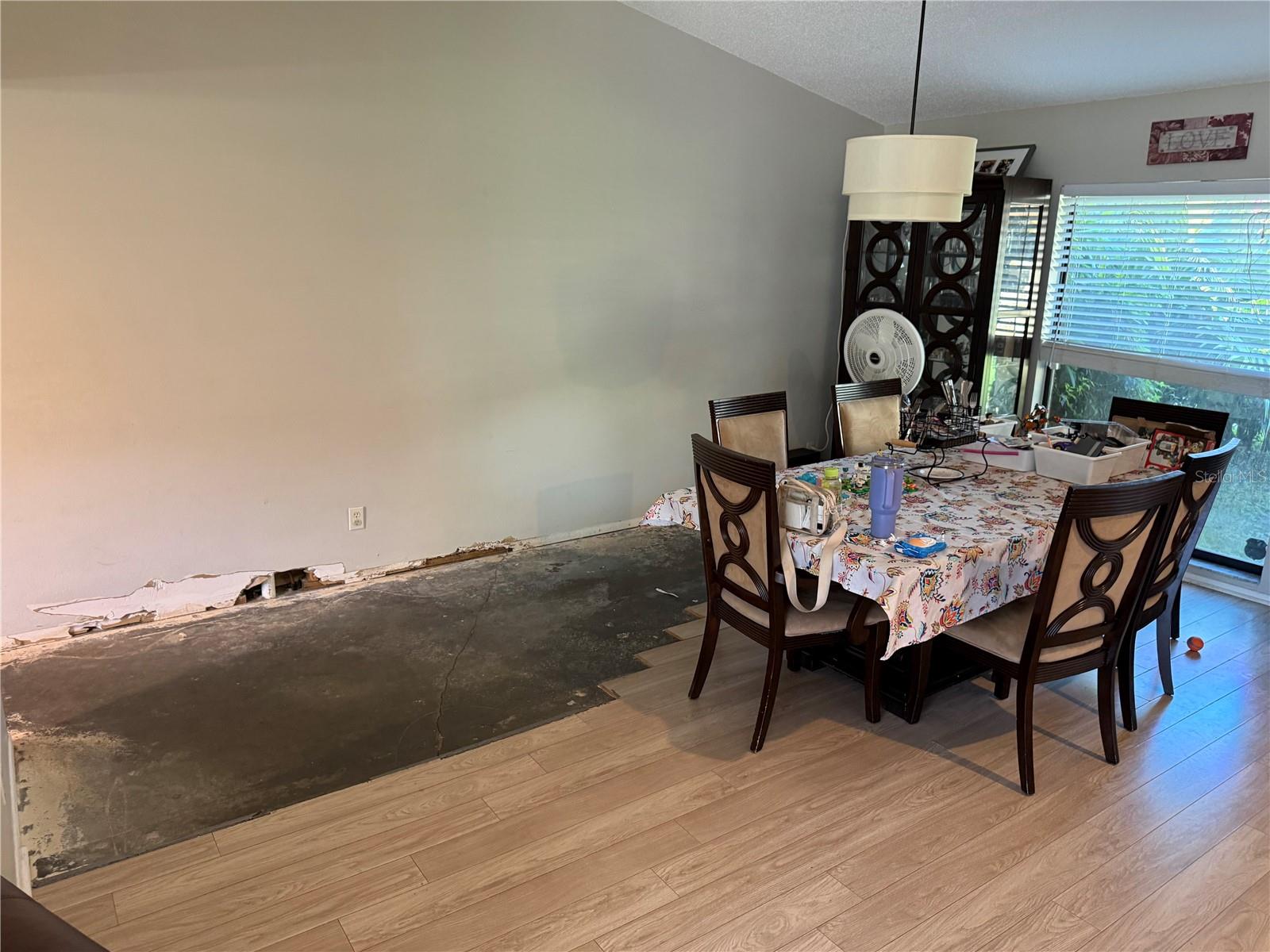 Single Family Residence at 16307 E COURSE DR, TAMPA, photo 6 of 17