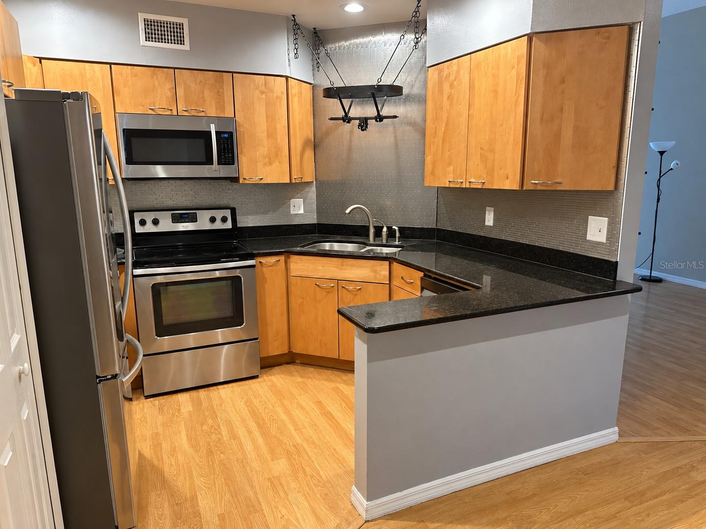 Townhouse at 4489 OAK ARBOR CIR, ORLANDO, photo 7 of 24