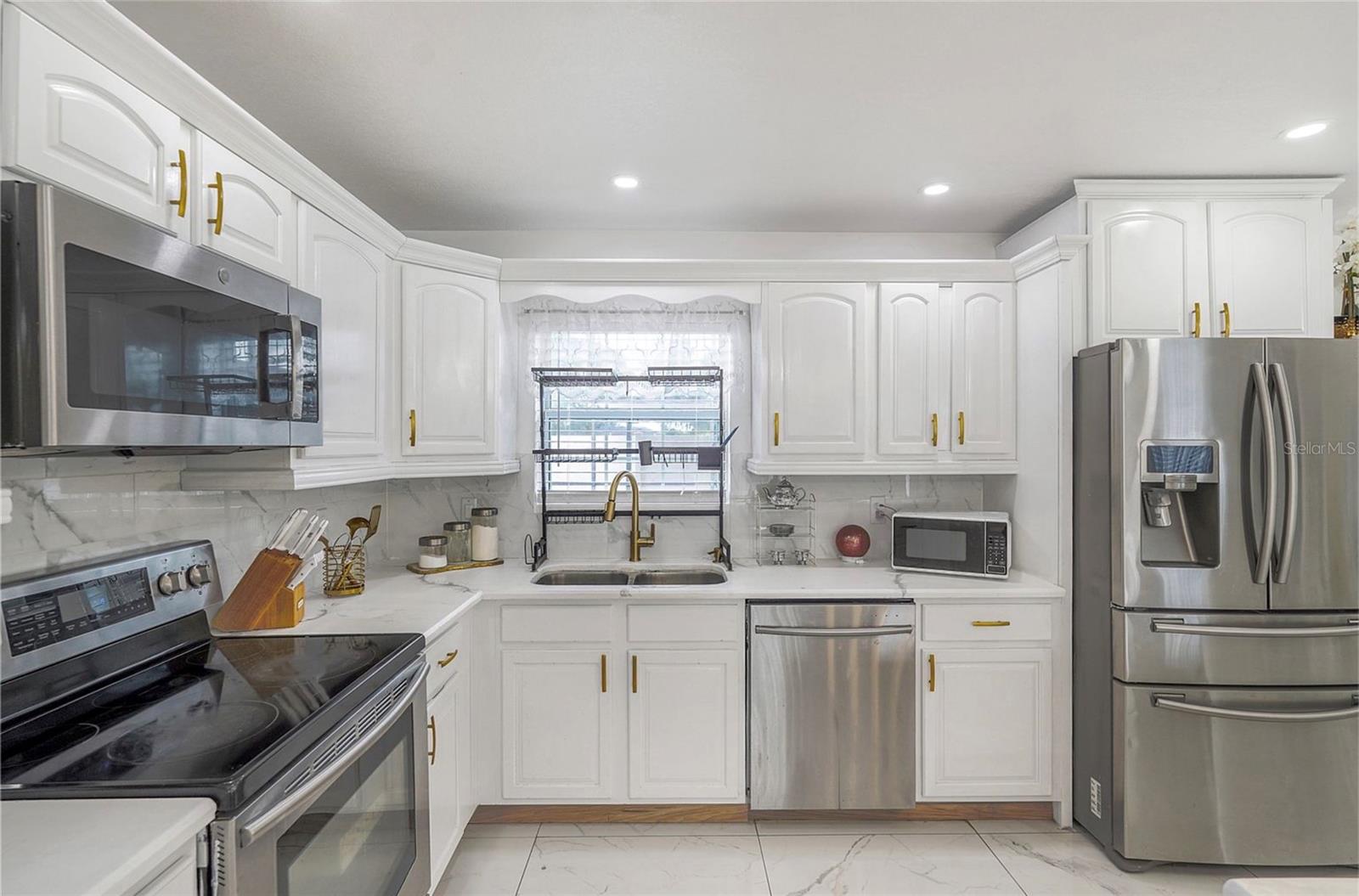 Single Family Residence at 363 BUTTONWOOD DR, KISSIMMEE, photo 12 of 24
