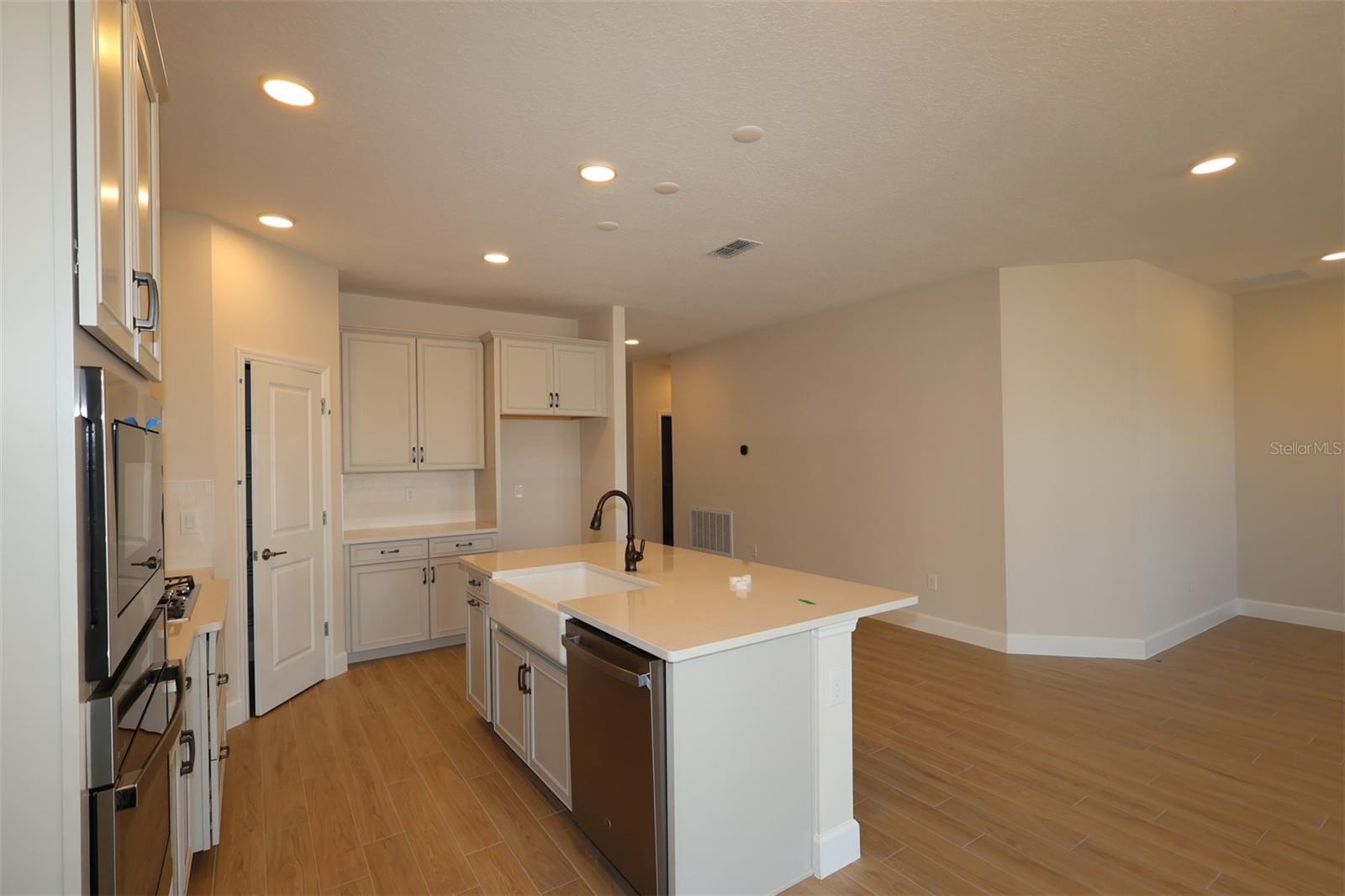 Single Family Residence at 5296 HIGH LINE DR, ST CLOUD, photo 3 of 23
