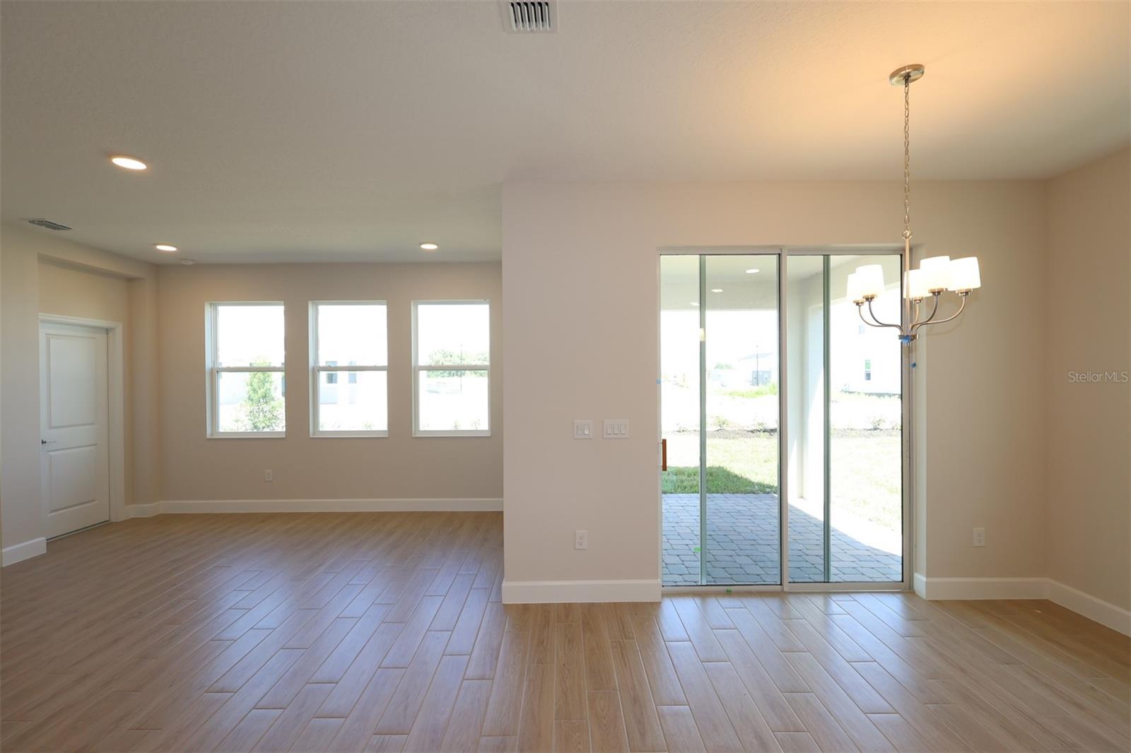 Single Family Residence at 5296 HIGH LINE DR, ST CLOUD, photo 7 of 23