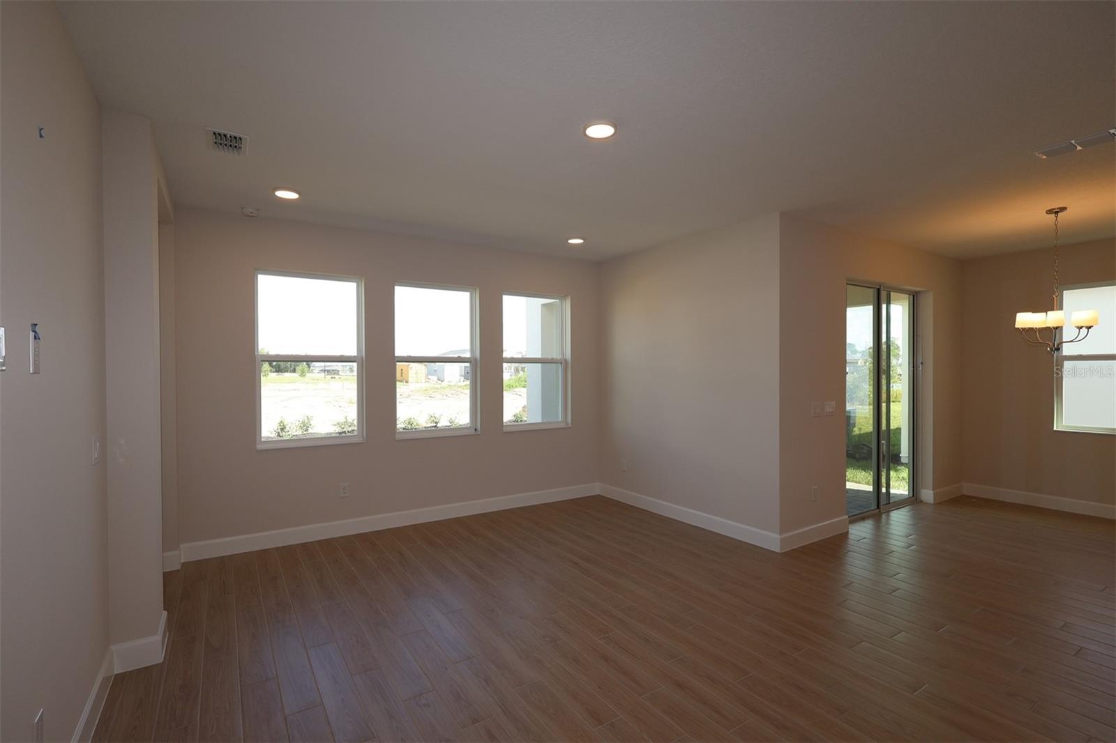 Single Family Residence at 5296 HIGH LINE DR, ST CLOUD, photo 9 of 23