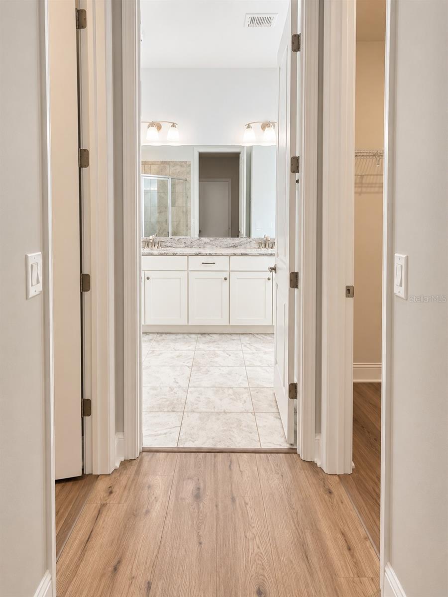 Primary Hallway - 7230 HOURGLASS DR, APOLLO BEACH