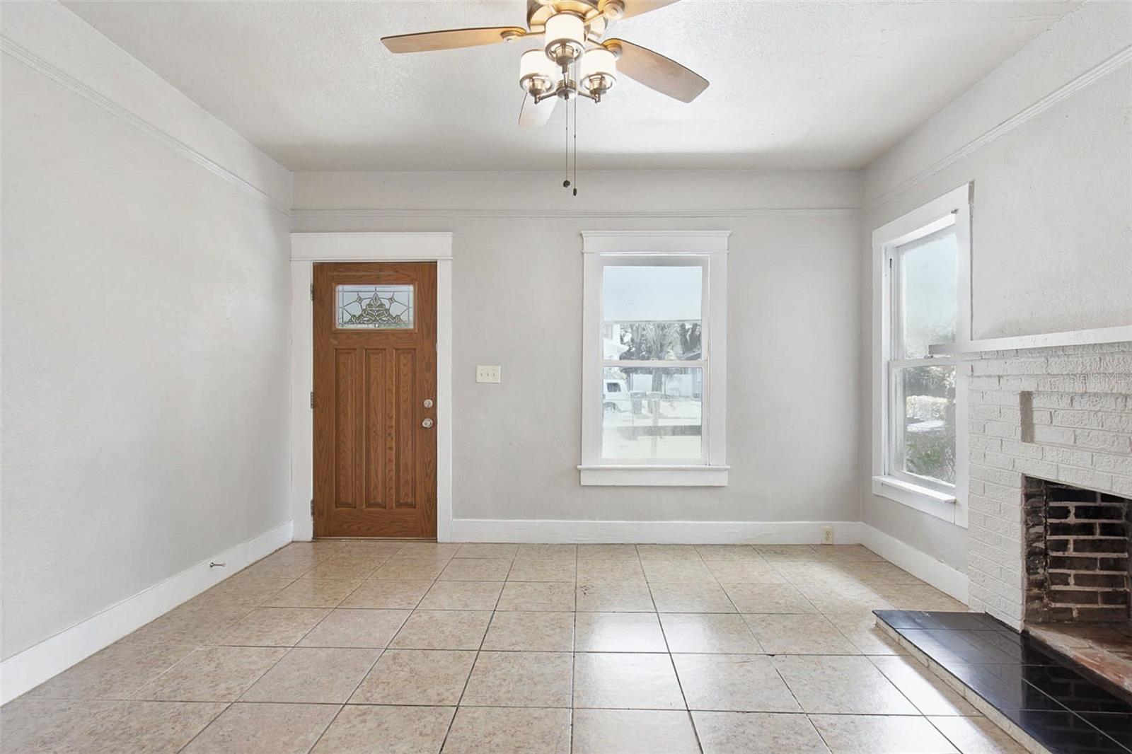 Single Family Residence at 508 E HUGH ST, TAMPA, photo 2 of 27