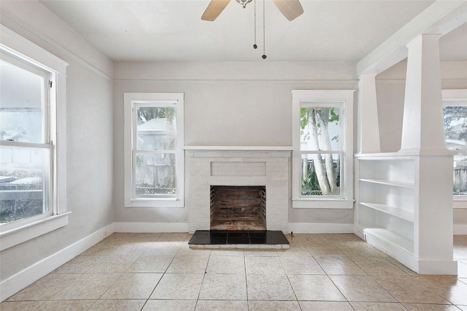 Single Family Residence at 508 E HUGH ST, TAMPA, photo 3 of 27