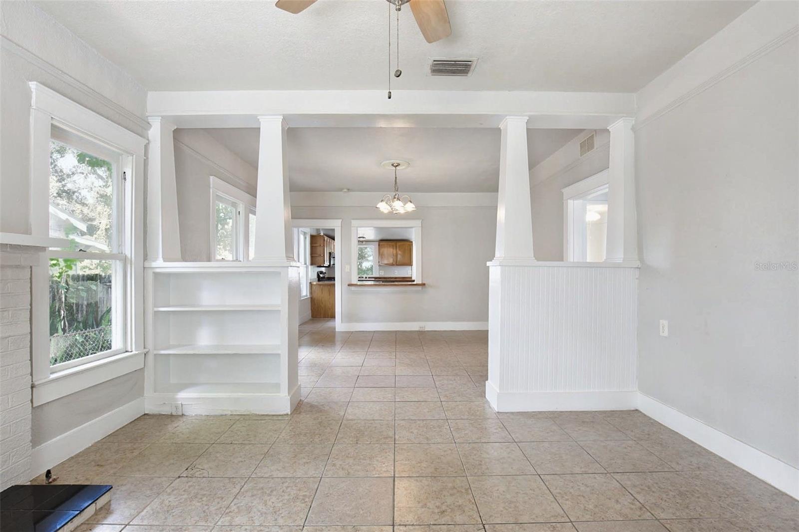 Single Family Residence at 508 E HUGH ST, TAMPA, photo 4 of 27