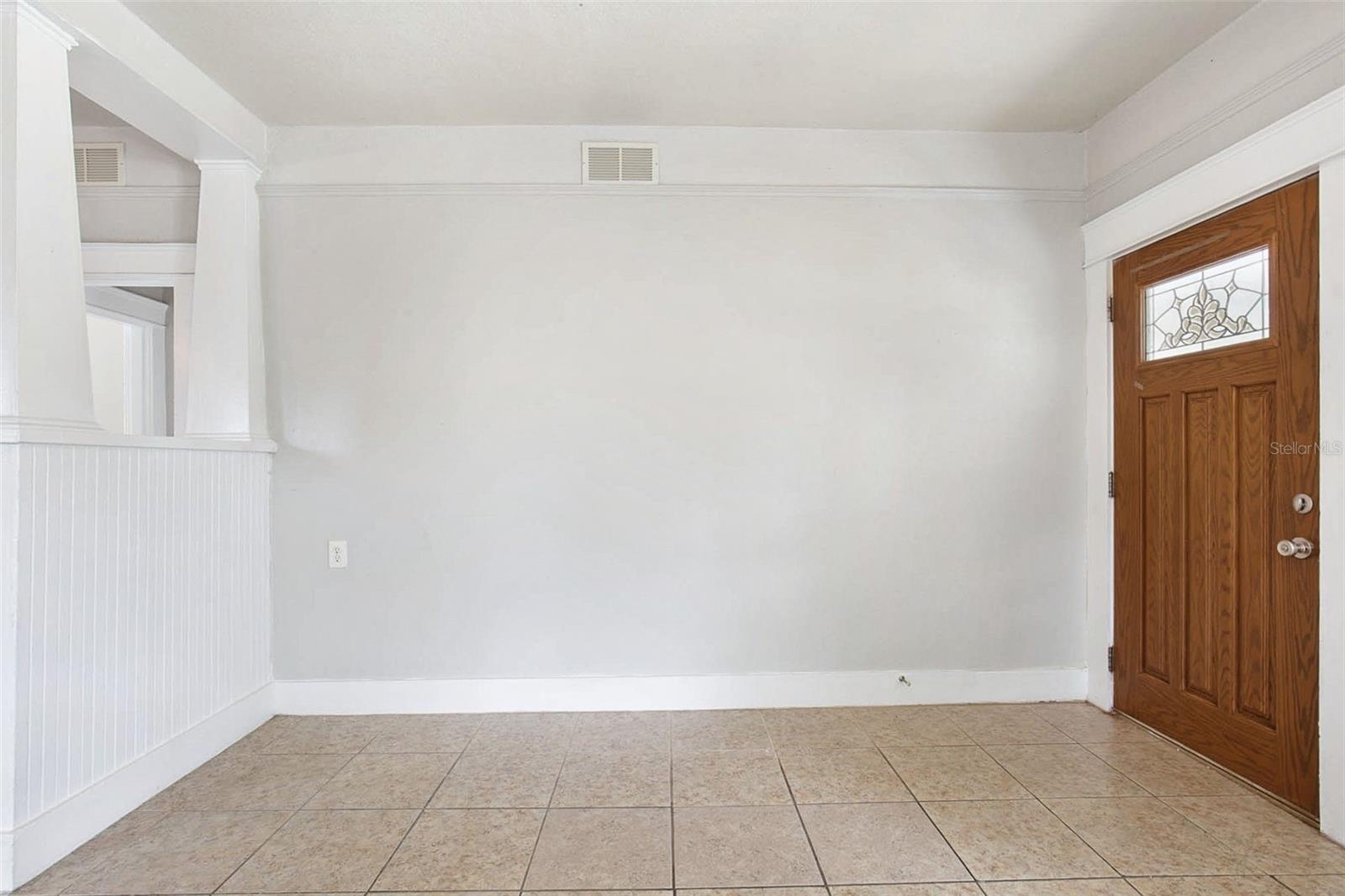 Single Family Residence at 508 E HUGH ST, TAMPA, photo 5 of 27
