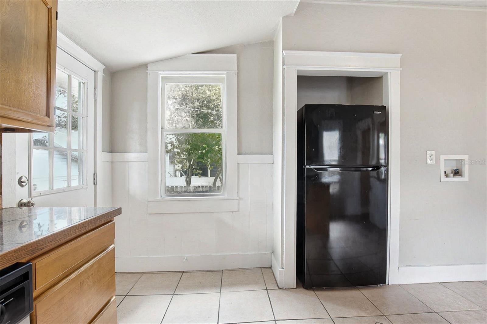 Single Family Residence at 508 E HUGH ST, TAMPA, photo 9 of 27
