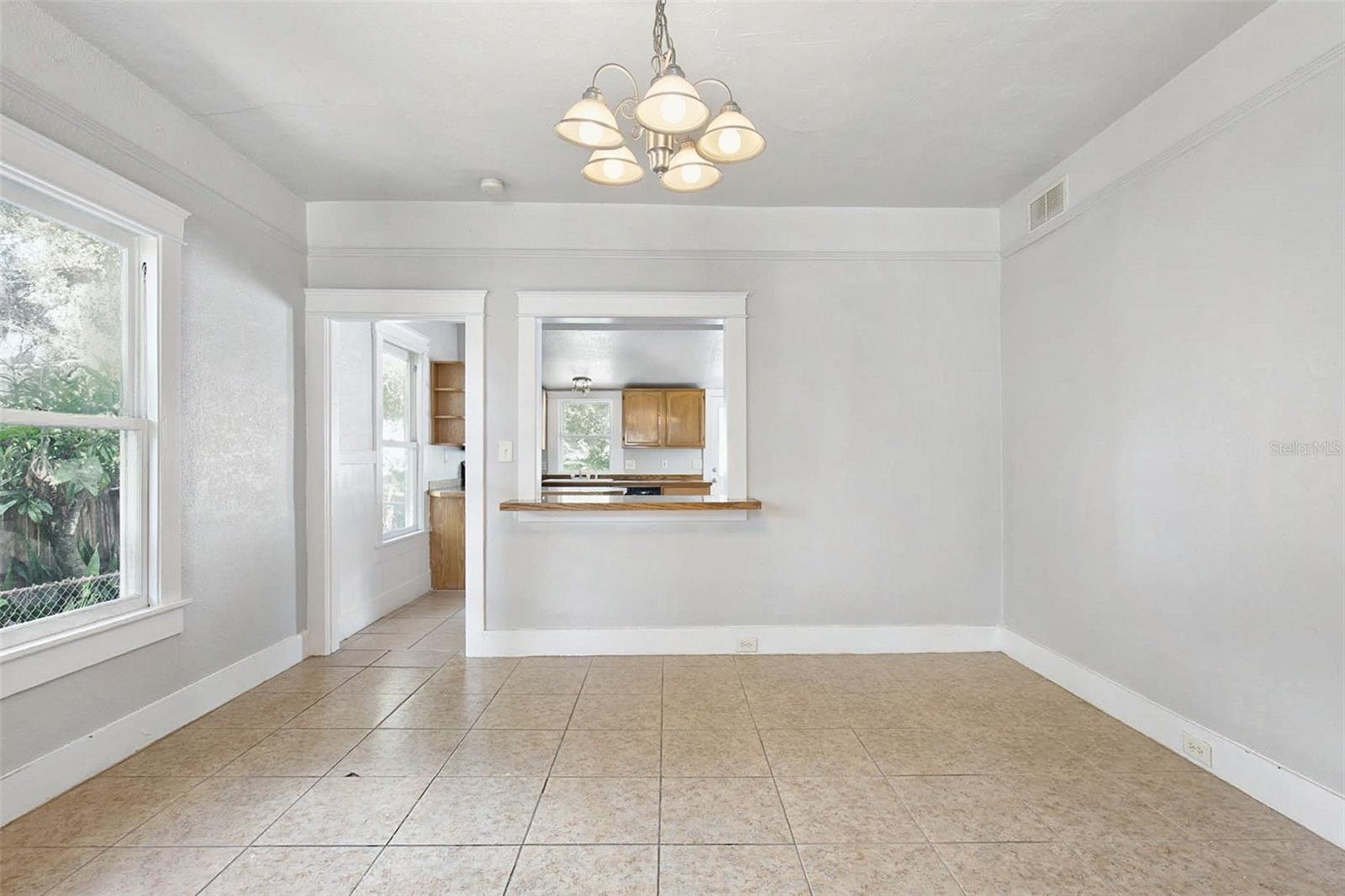 Single Family Residence at 508 E HUGH ST, TAMPA, photo 10 of 27