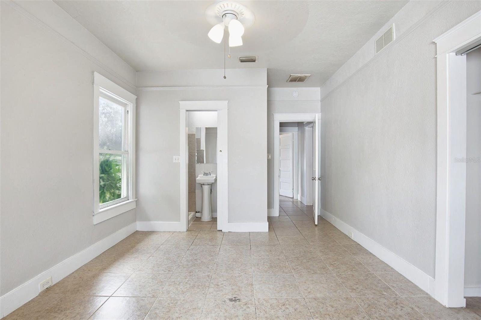 Single Family Residence at 508 E HUGH ST, TAMPA, photo 13 of 27
