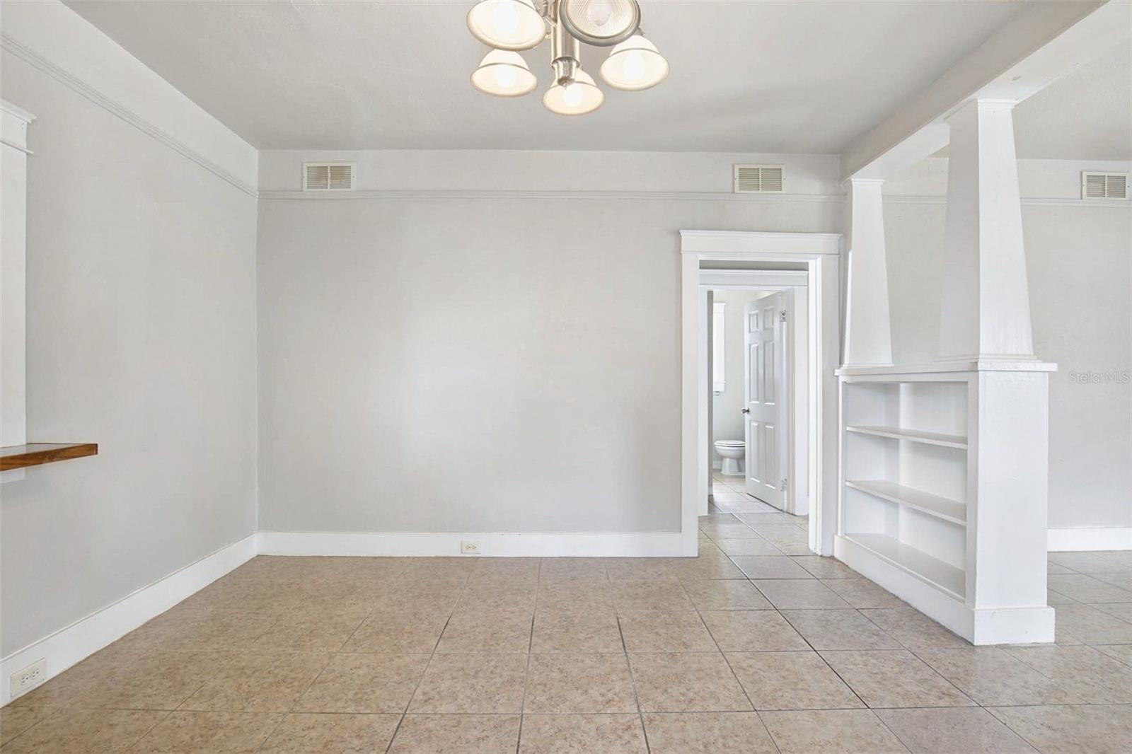 Single Family Residence at 508 E HUGH ST, TAMPA, photo 14 of 27