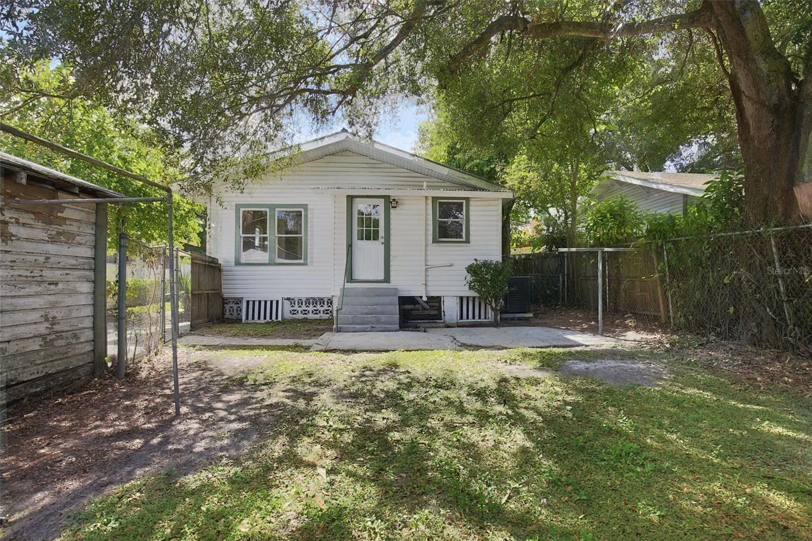 Single Family Residence at 508 E HUGH ST, TAMPA, photo 23 of 27