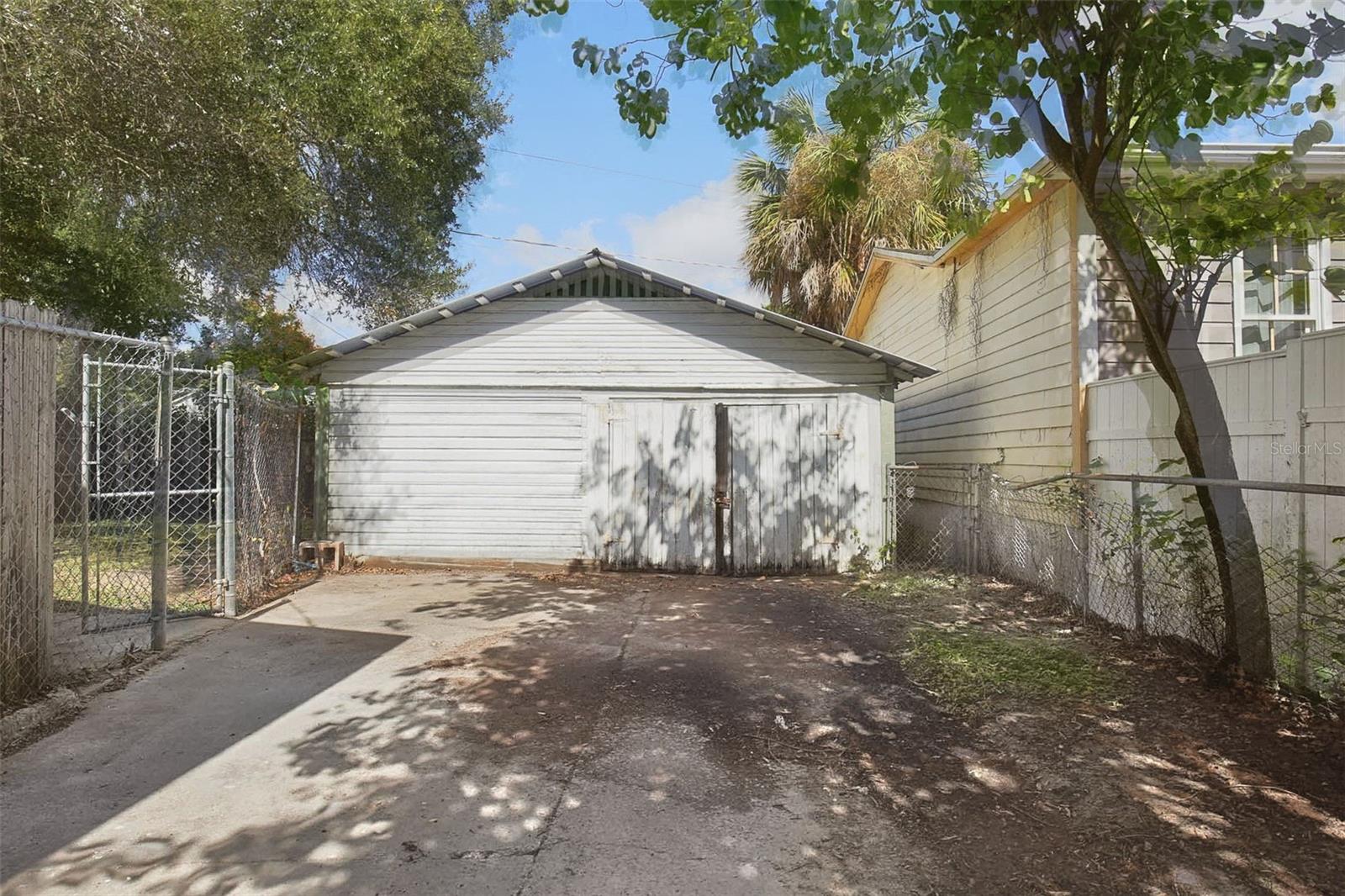 Single Family Residence at 508 E HUGH ST, TAMPA, photo 24 of 27