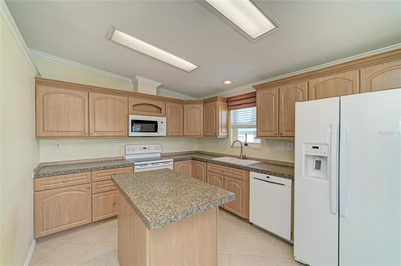 Manufactured Home at 5316 53RD AVE E #A23, BRADENTON, photo 17 of 51