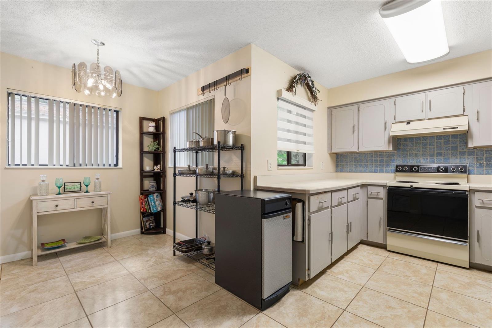 Single Family Residence at 18 WINDERMERE PL, PALM COAST, photo 11 of 37