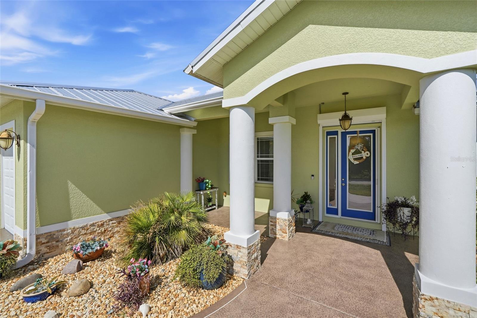 Single Family Residence at 13662 BEGONIA CIR, PORT CHARLOTTE, photo 5 of 39