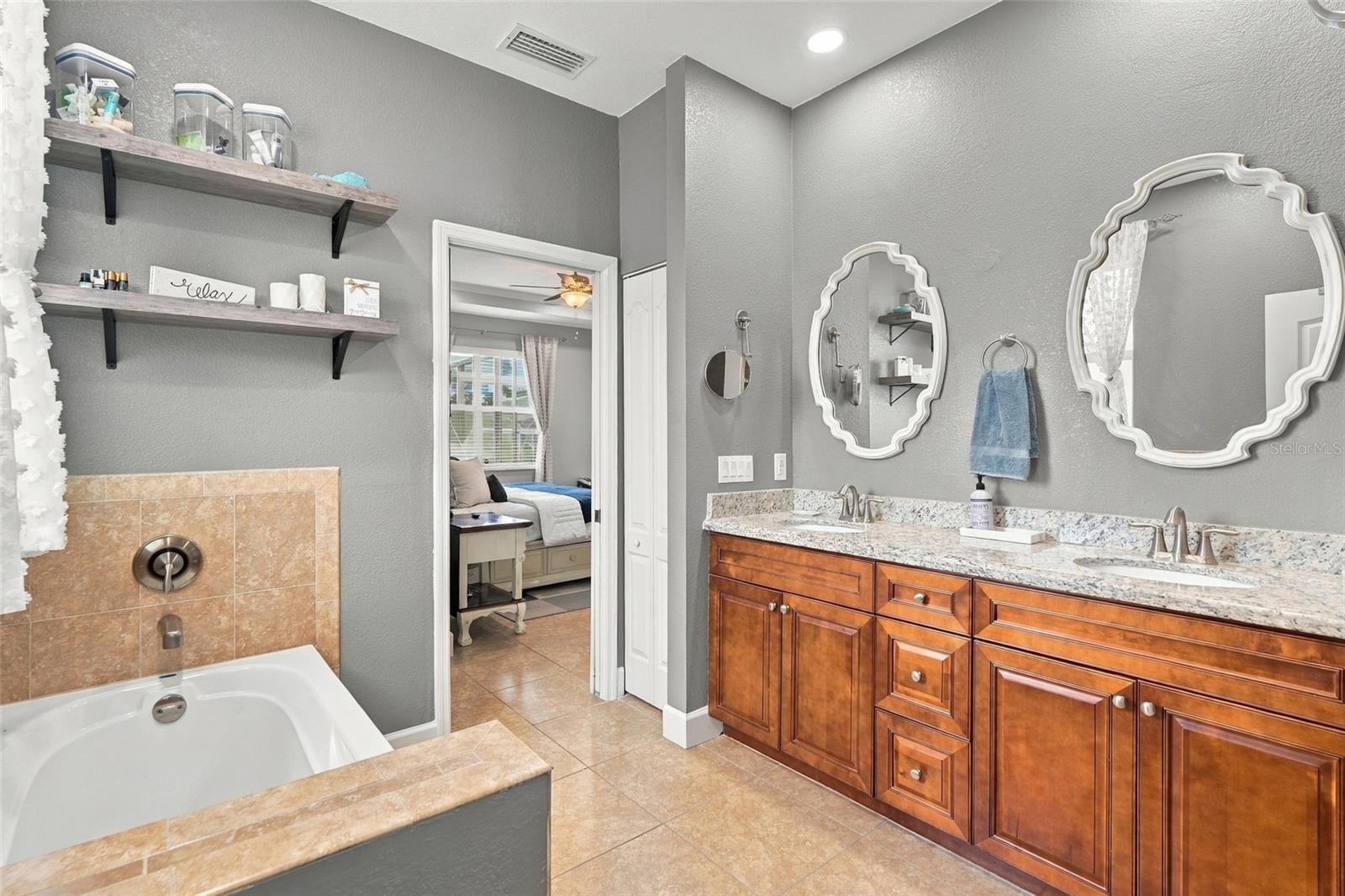 Single Family Residence at 13662 BEGONIA CIR, PORT CHARLOTTE, photo 19 of 39