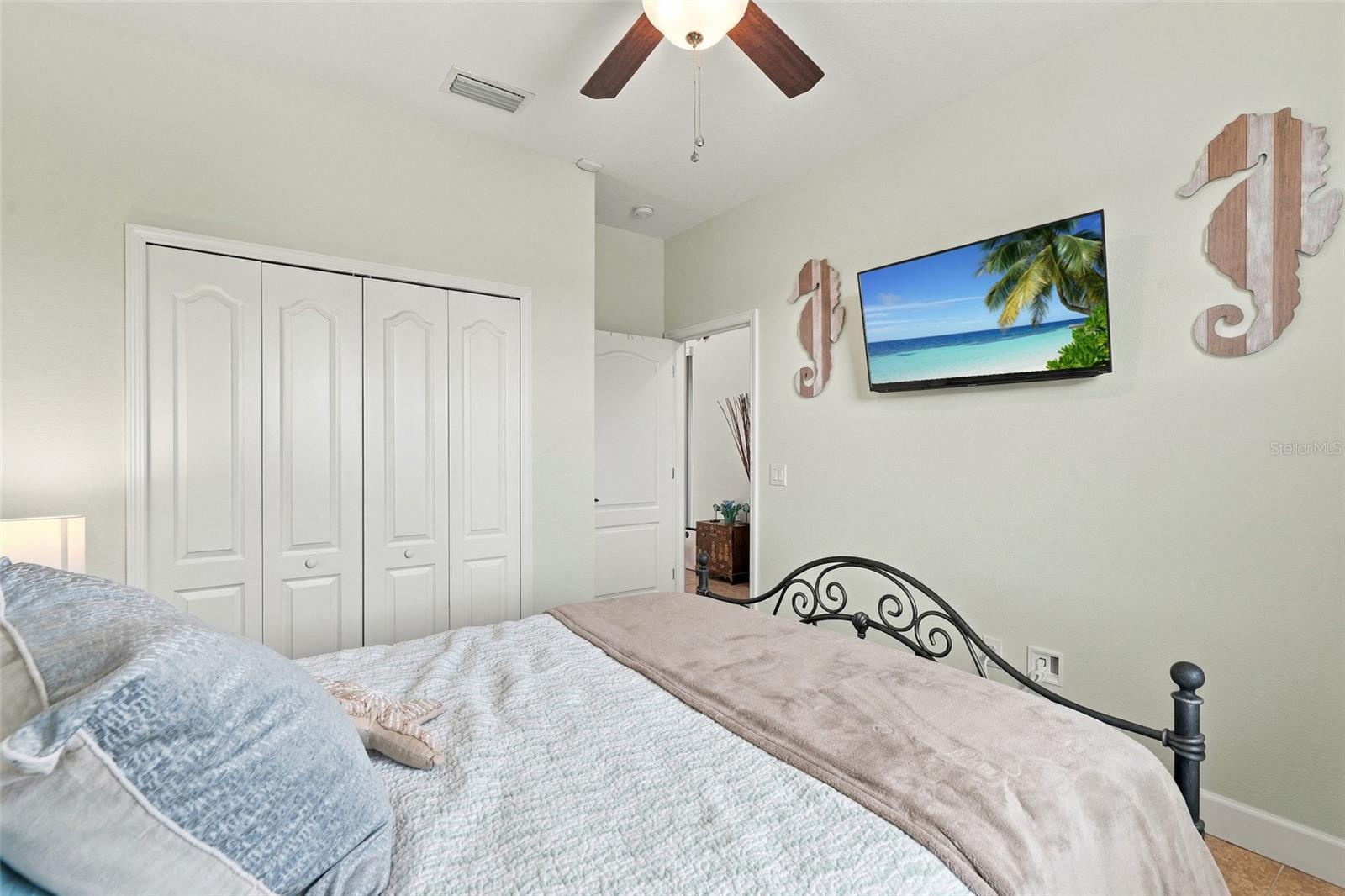 Single Family Residence at 13662 BEGONIA CIR, PORT CHARLOTTE, photo 25 of 39