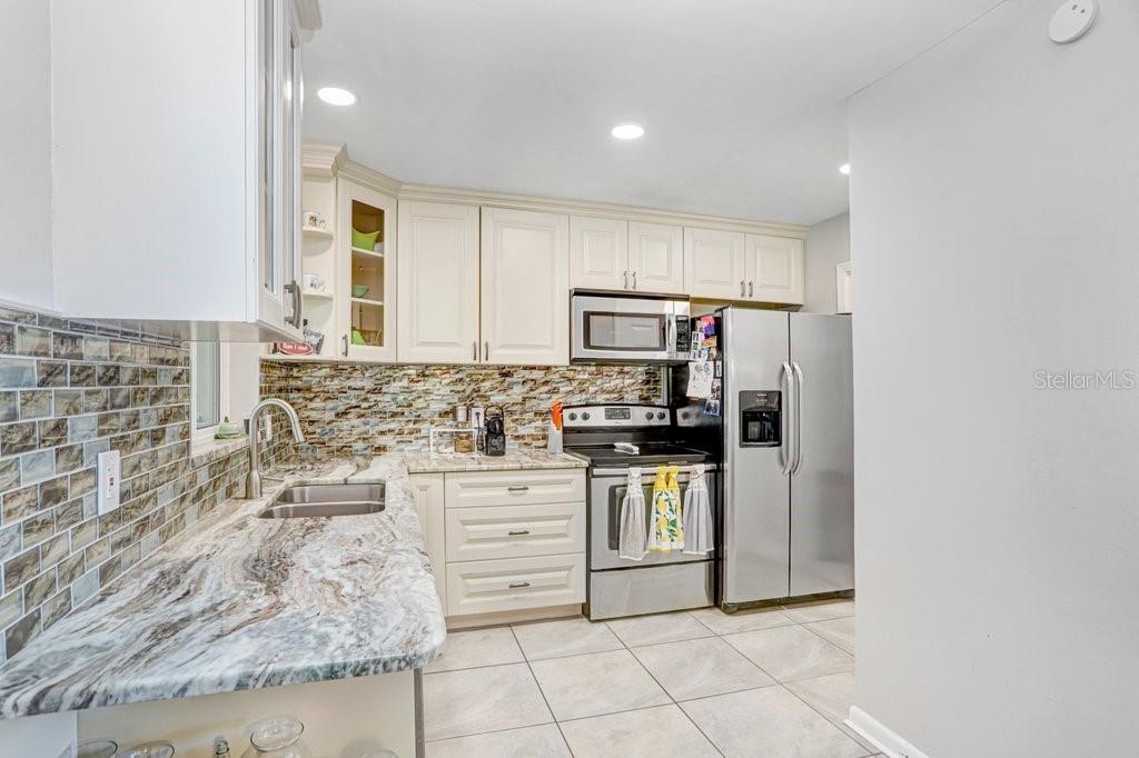 Single Family Residence at 6703 N RIVER BLVD, TAMPA, photo 14 of 30