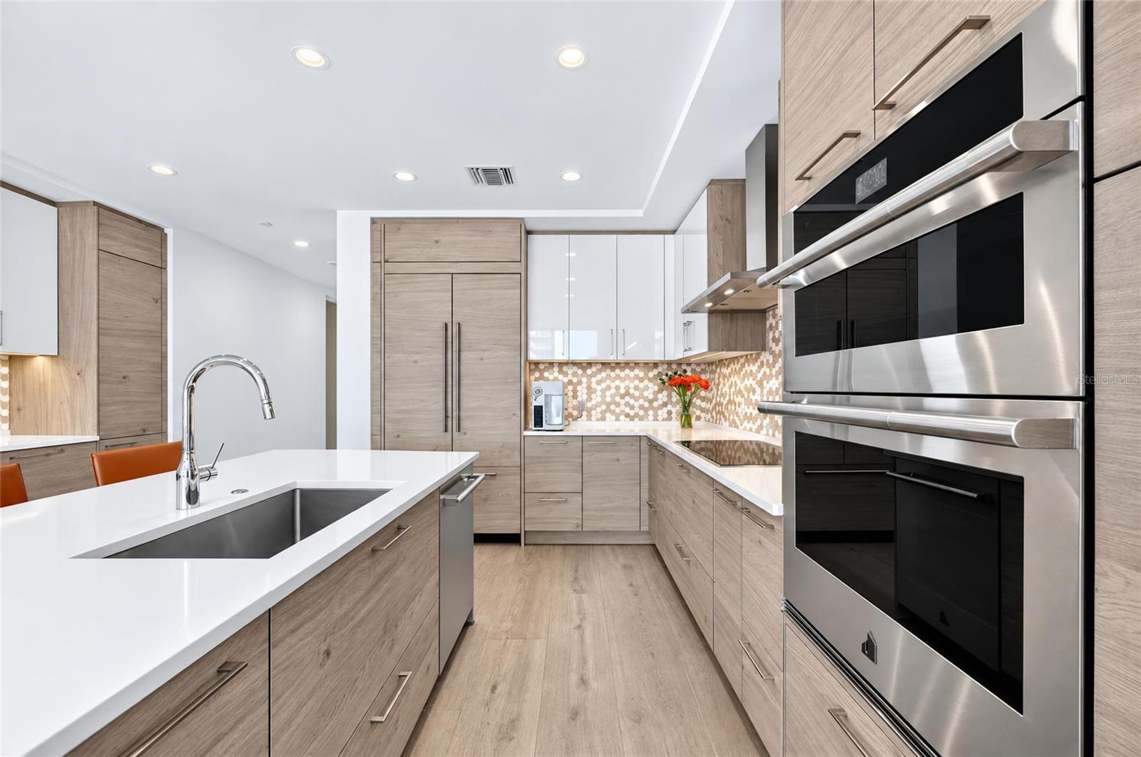 Kitchen View - 301 1ST ST S #1004, ST PETERSBURG