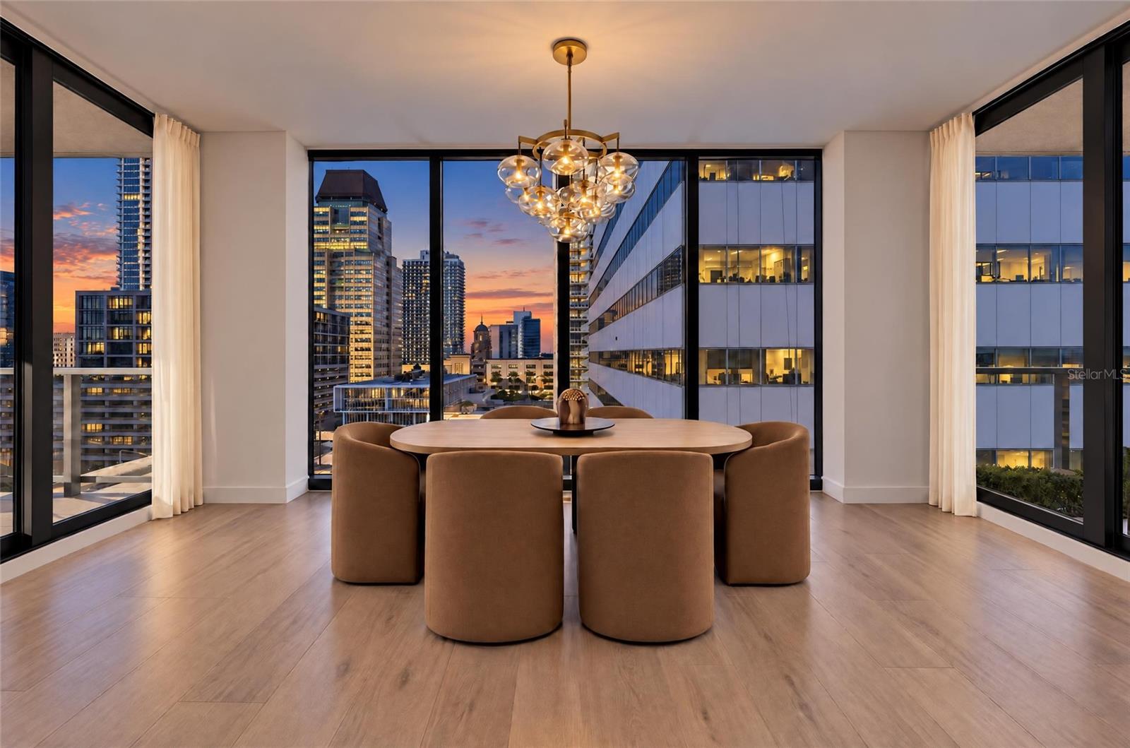 Dining Room View - 301 1ST ST S #1004, ST PETERSBURG