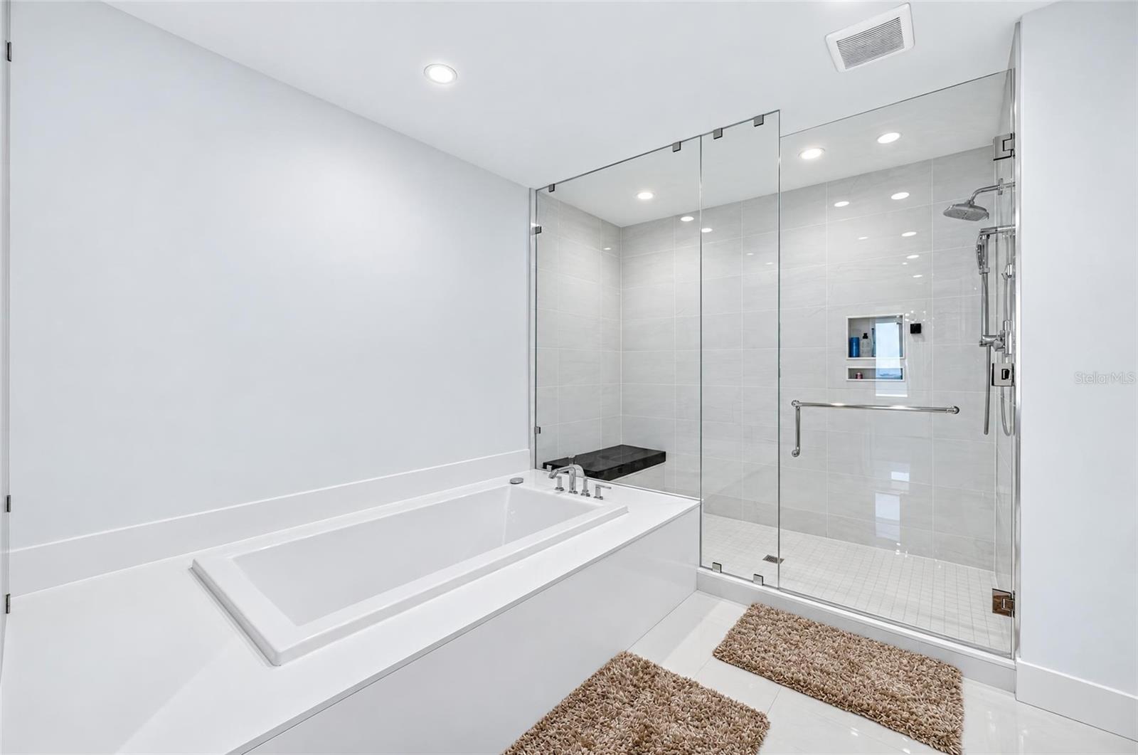 Primary en Suite - 301 1ST ST S #1004, ST PETERSBURG