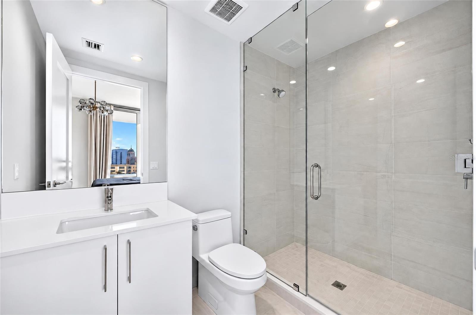 Second Bedroom en Suite - 301 1ST ST S #1004, ST PETERSBURG