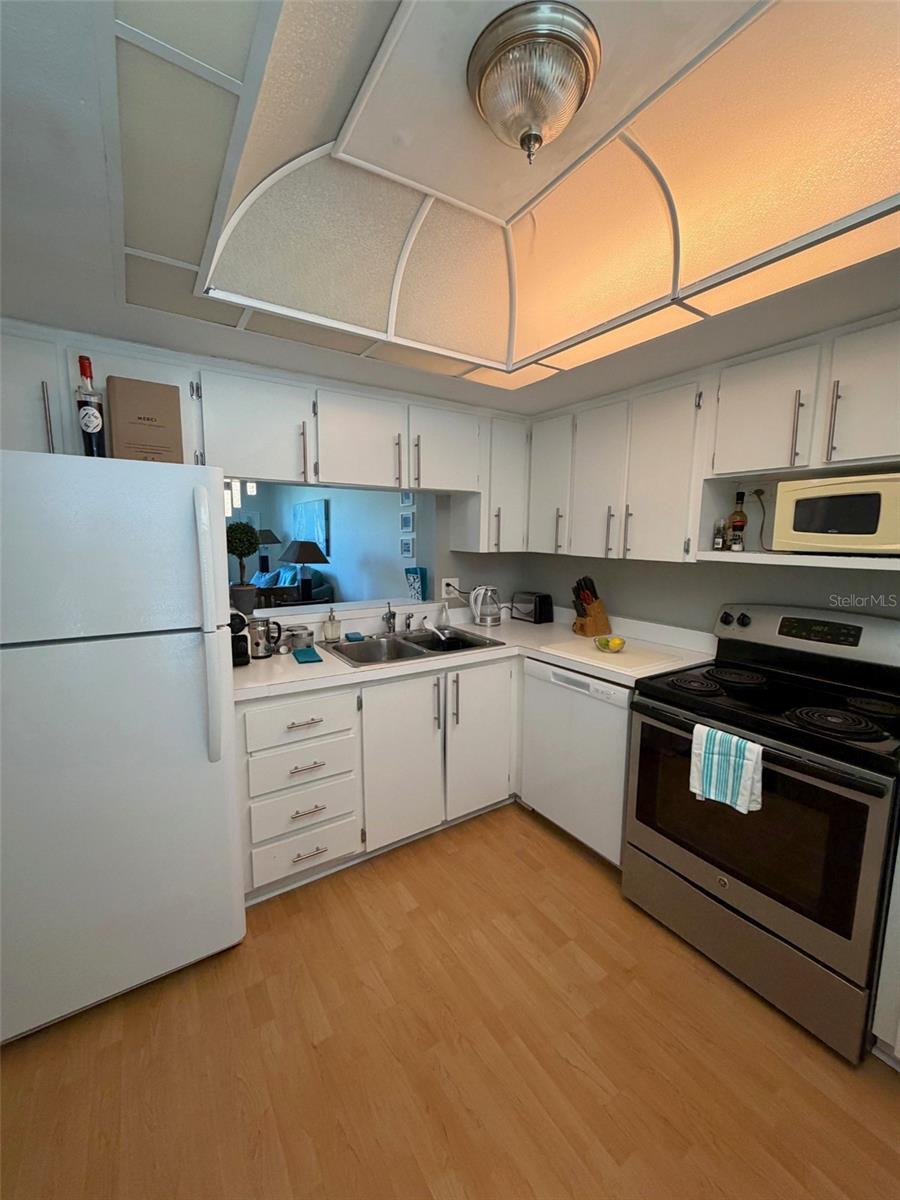 Condominium at 2621 COVE CAY DR #508, CLEARWATER, photo 5 of 38
