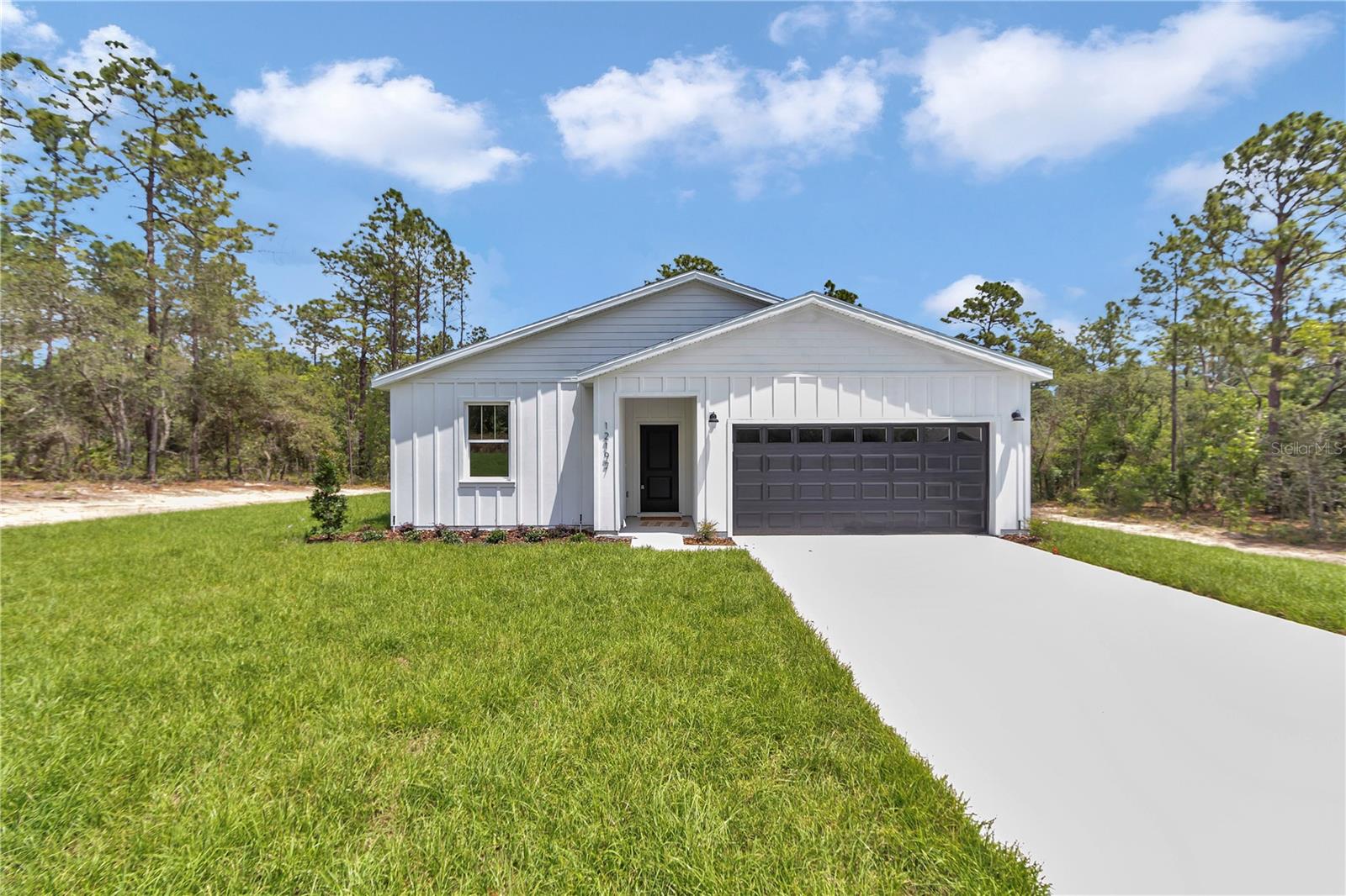 Single Family Residence at 12197 SW 76 LN, DUNNELLON, photo 2 of 15