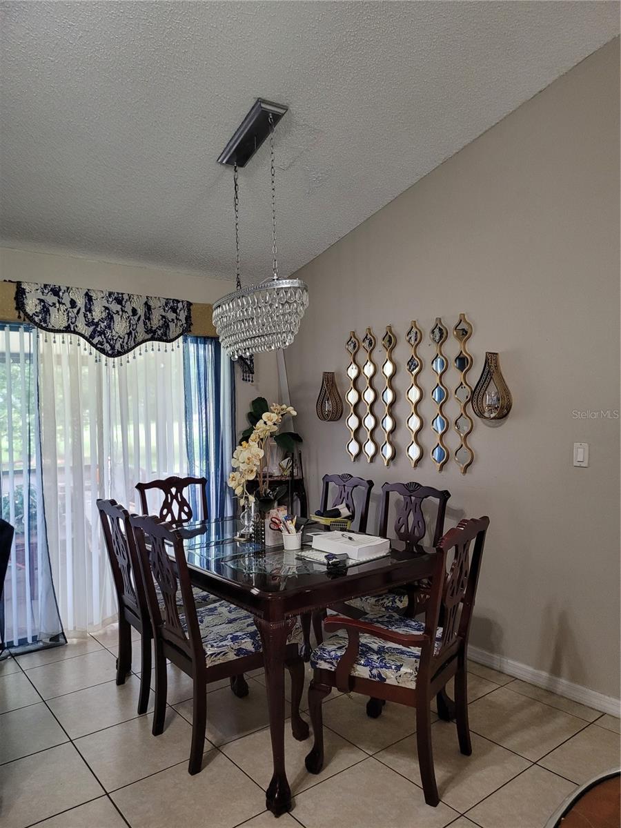 Single Family Residence at 910 SAN CARLOS WAY, KISSIMMEE, photo 2 of 6