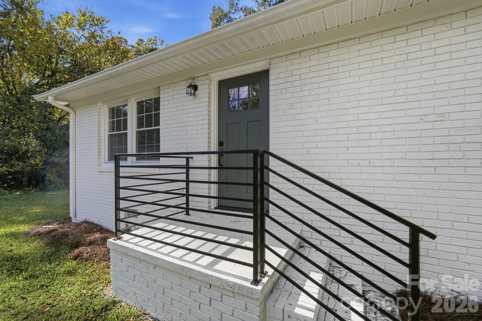 Single Family Residence at 1580 Pinewood Avenue, Lancaster, photo 7 of 33