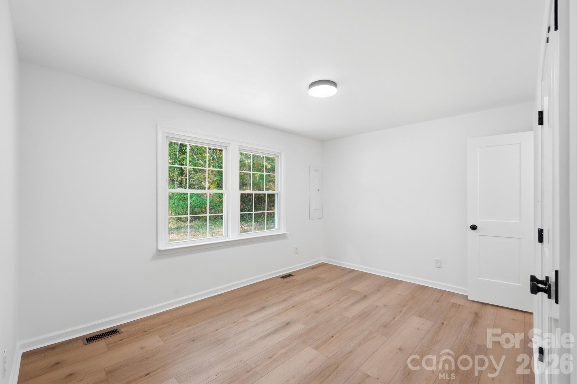 Single Family Residence at 1580 Pinewood Avenue, Lancaster, photo 17 of 33