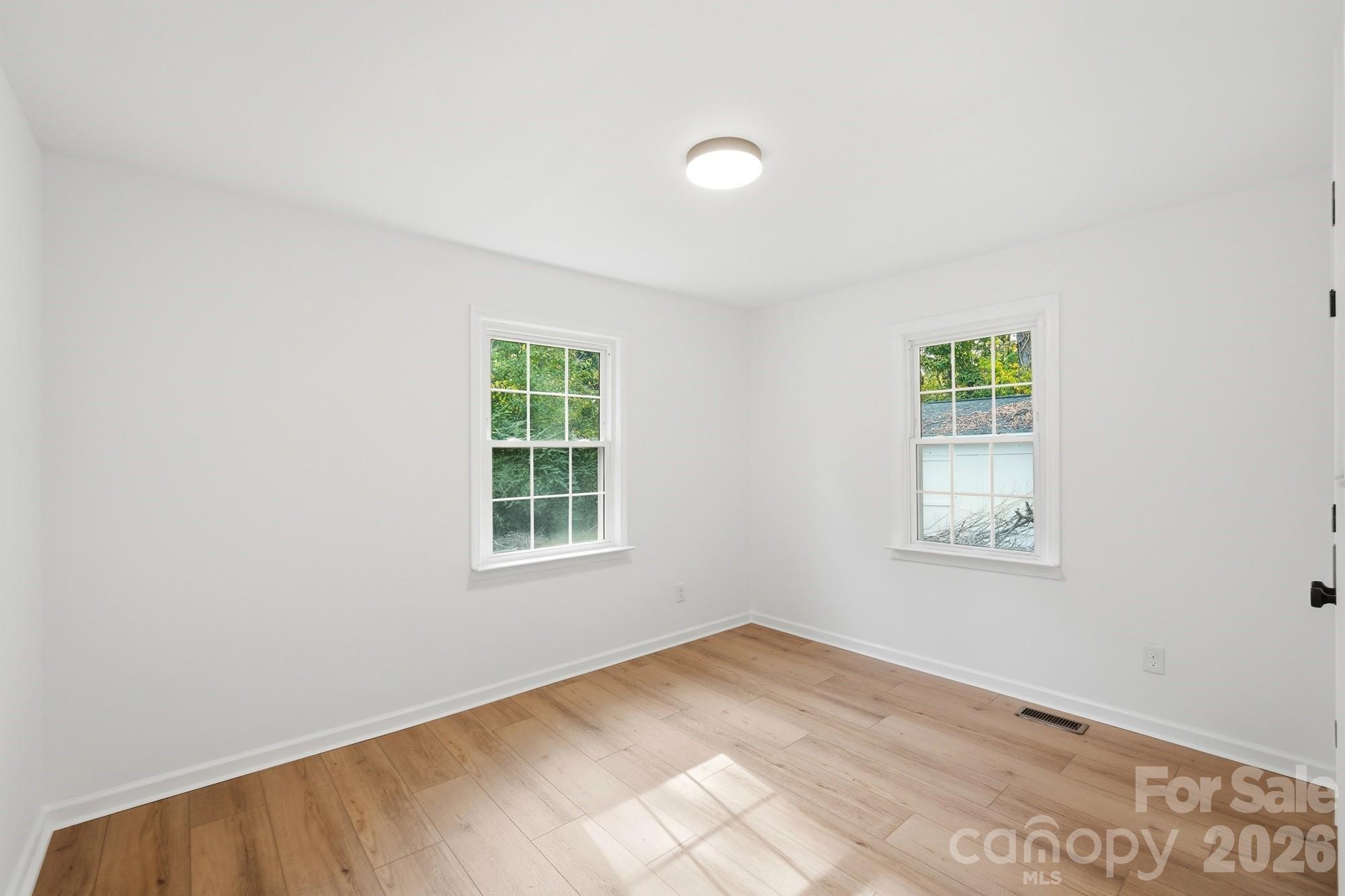 Single Family Residence at 1580 Pinewood Avenue, Lancaster, photo 21 of 33